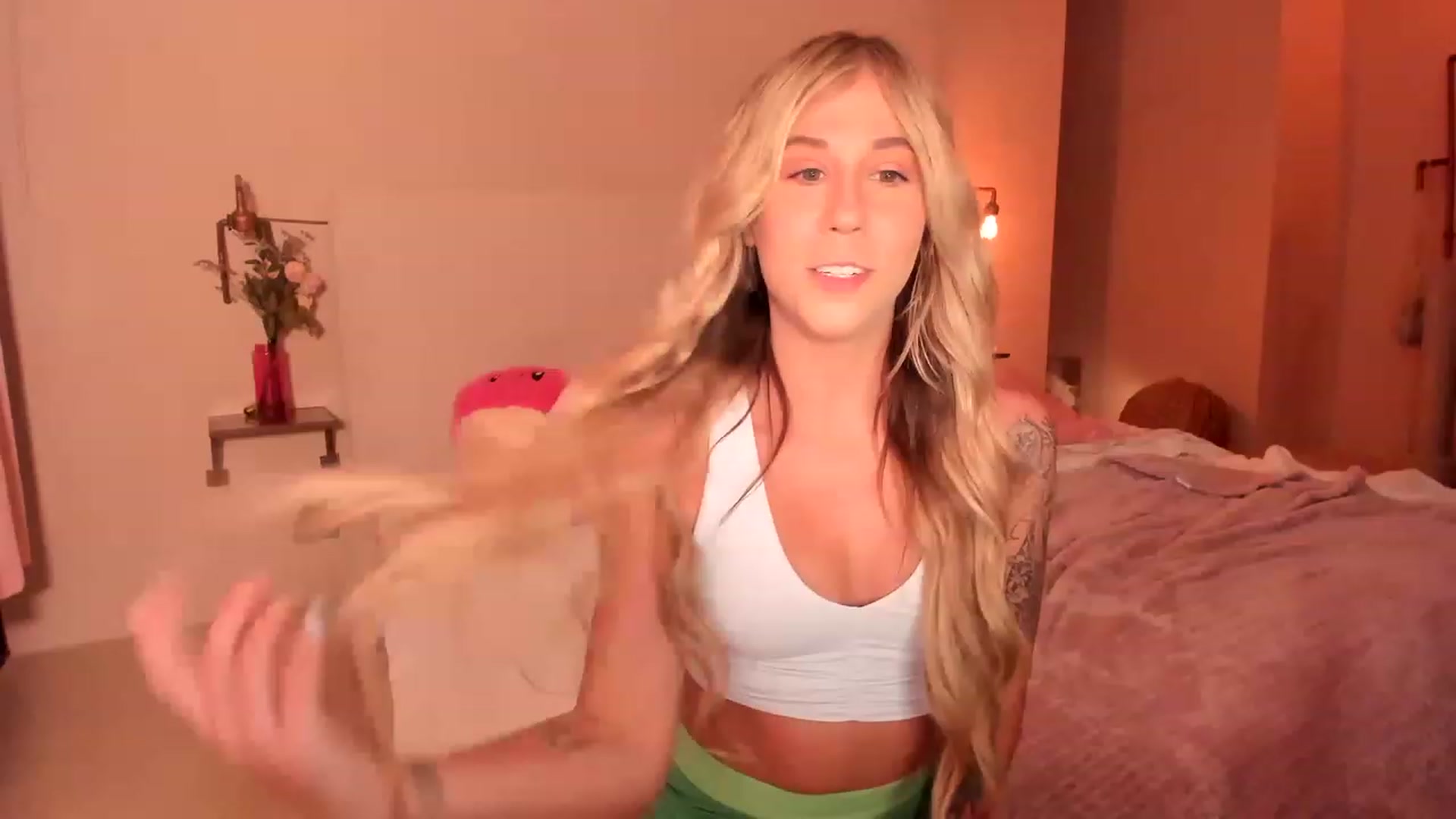 Gallery image thumbnail from Mochi's myfreecams stream on, 04/30/2023, 02:29 image 5 of 20