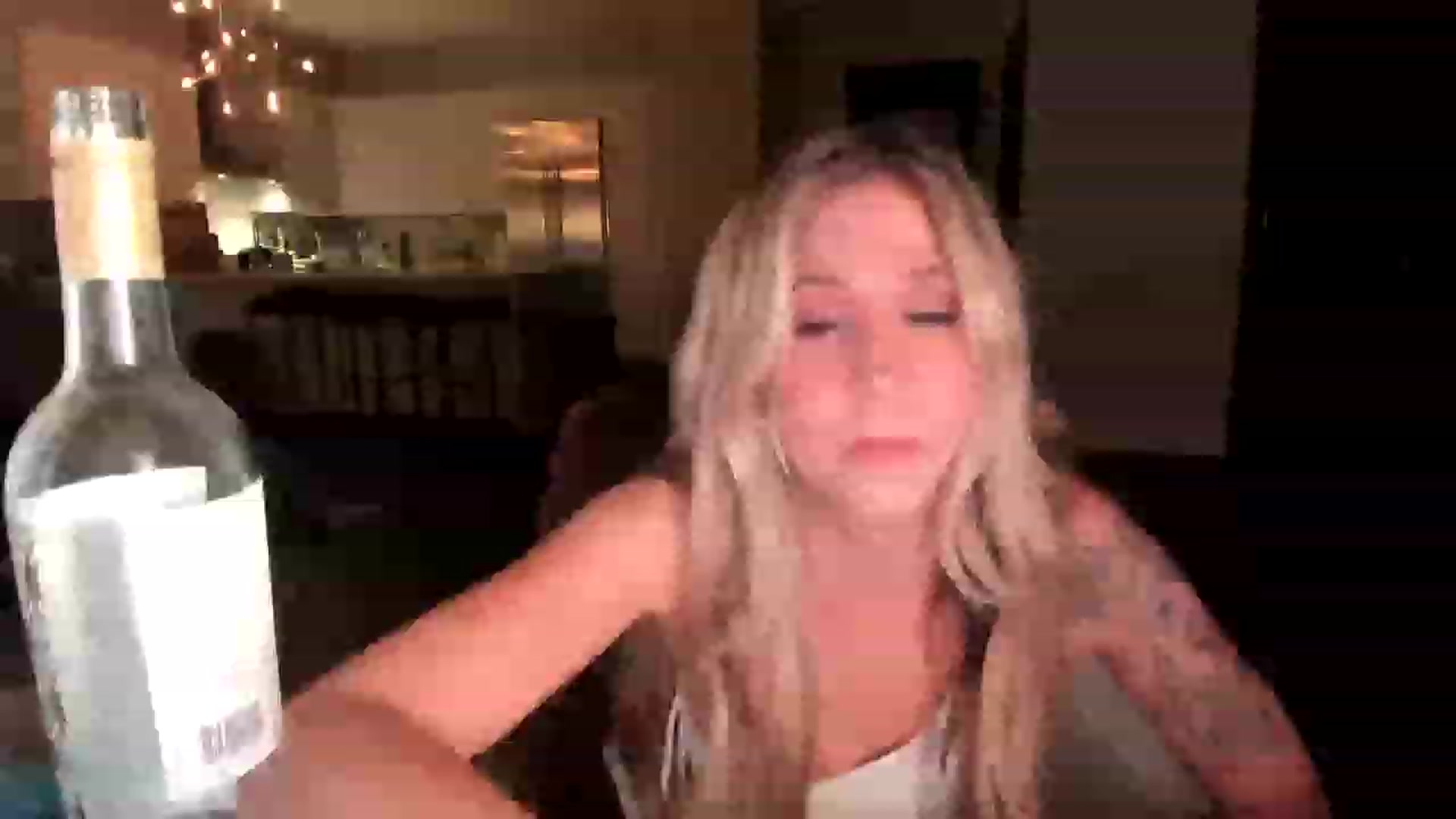 Gallery image thumbnail from Mochi's myfreecams stream on, 05/18/2023, 08:33 image 19 of 20