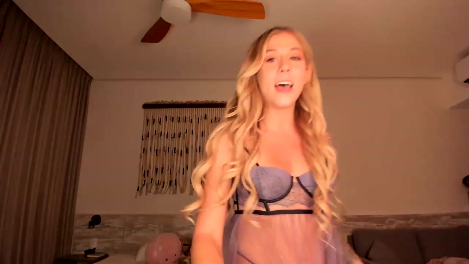 Gallery image thumbnail from Mochi's myfreecams stream on, 05/22/2023, 03:11 image 1 of 20