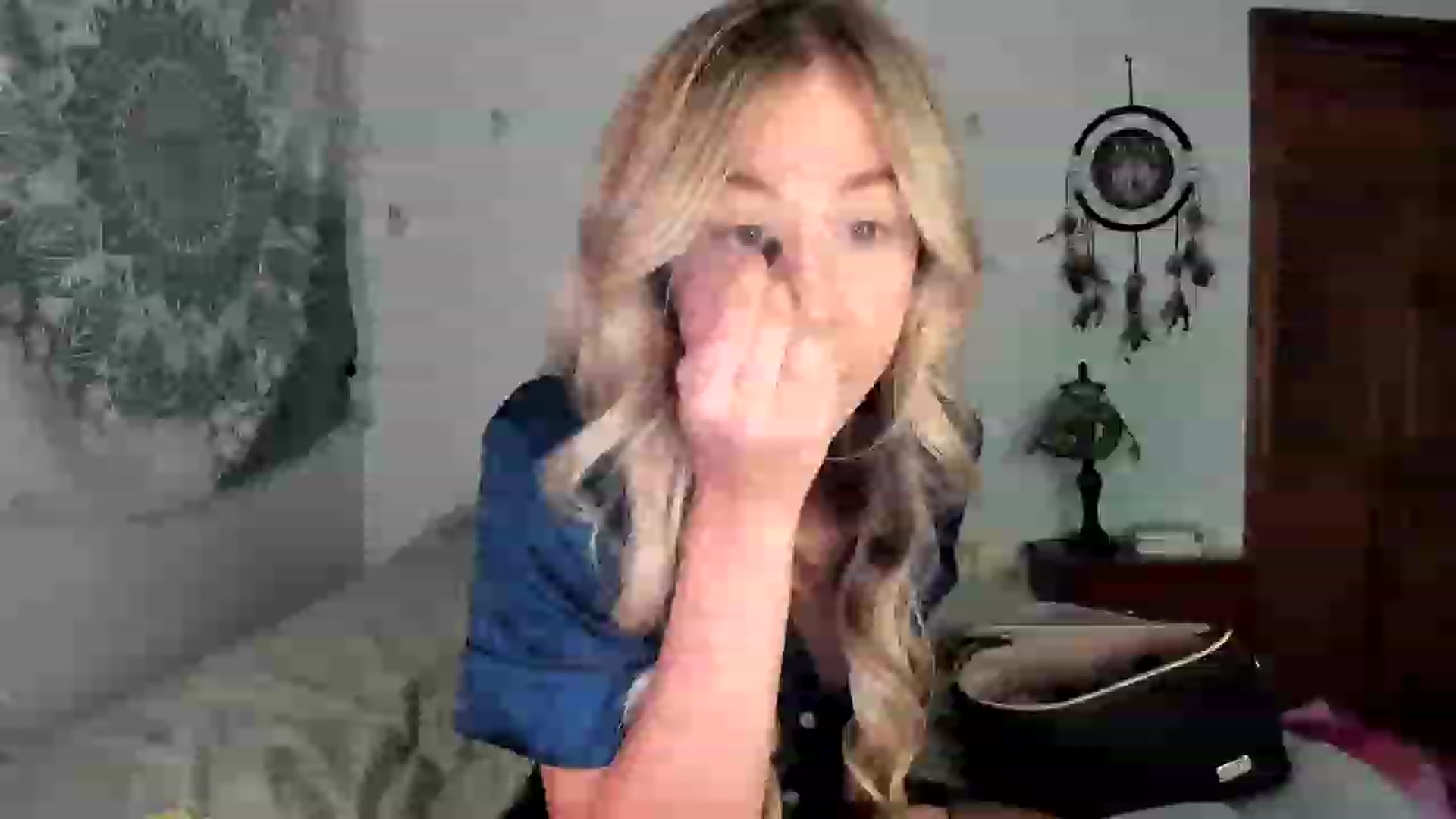 Gallery image thumbnail from Mochi's myfreecams stream on, 06/21/2023, 18:40 image 13 of 20