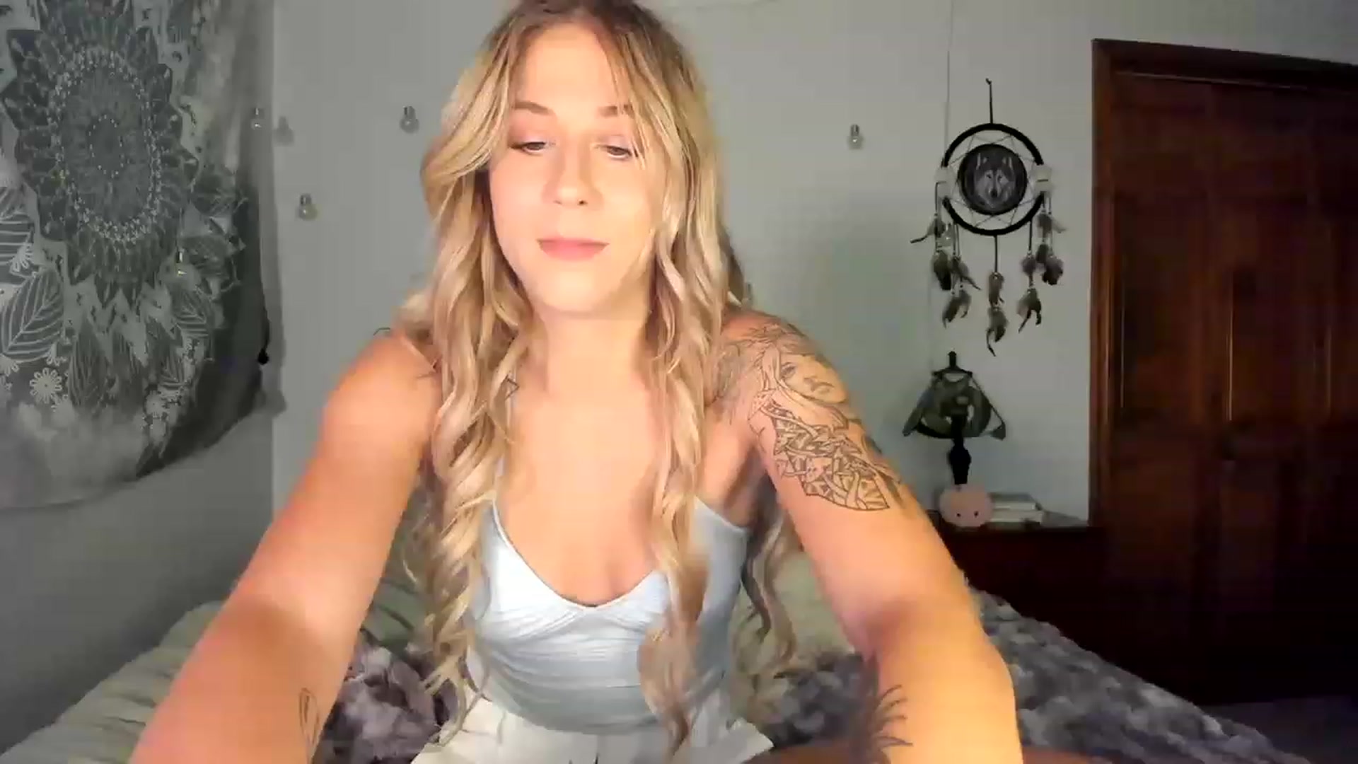 Gallery image thumbnail from Mochi's myfreecams stream on, 06/27/2023, 17:48 image 4 of 20