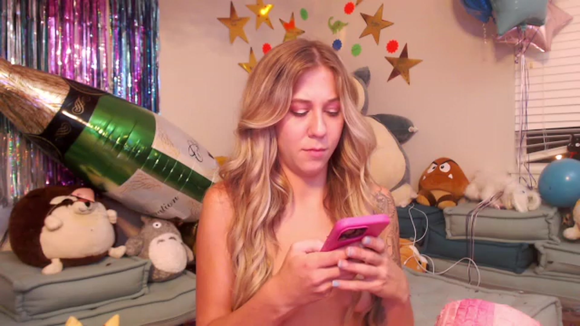 Gallery image thumbnail from Mochi's myfreecams stream on, 07/01/2023, 09:38 image 10 of 20
