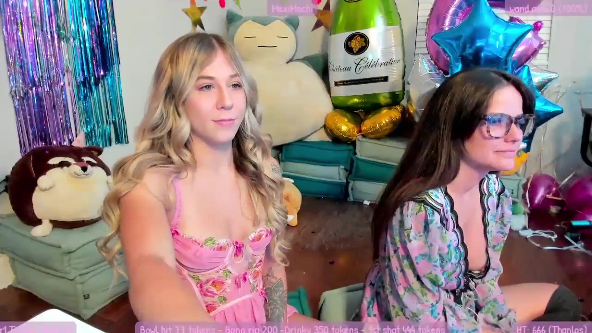 Gallery image thumbnail from Mochi's myfreecams stream on, 07/03/2023, 04:02 image 10 of 20