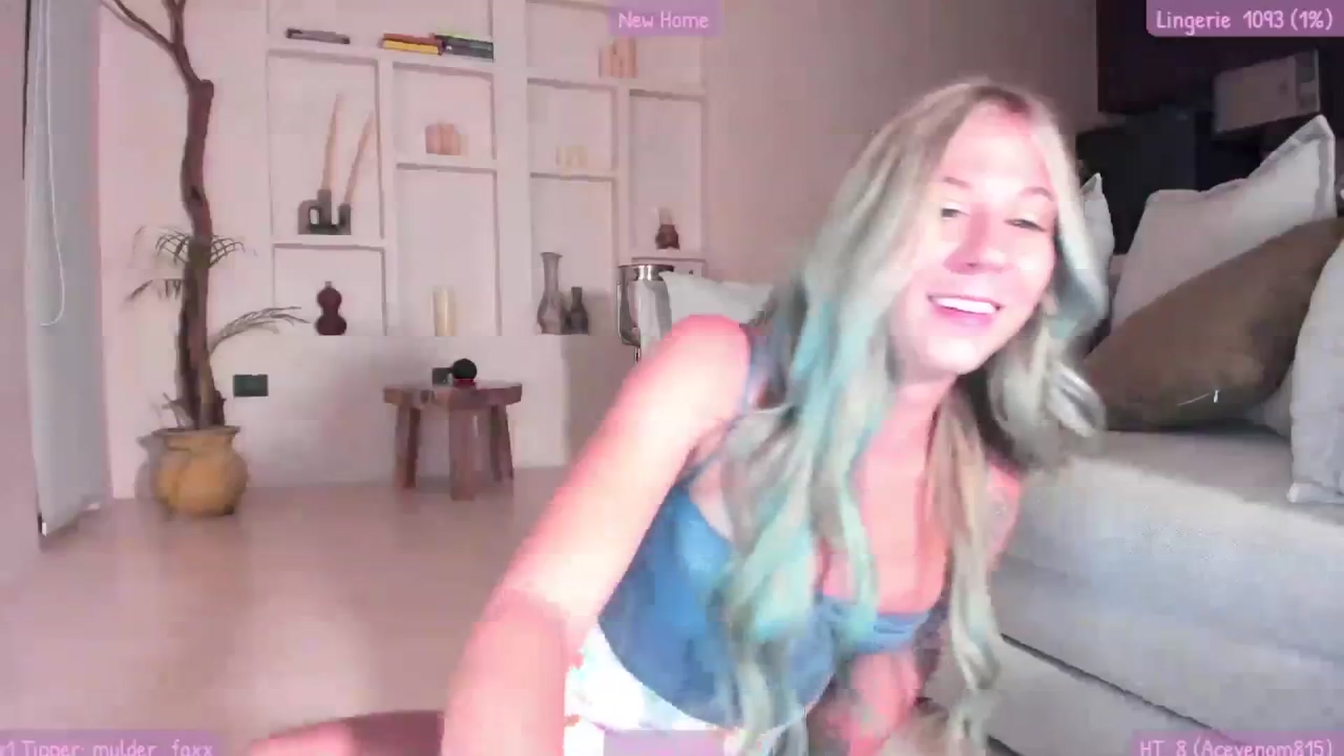 Gallery image thumbnail from Mochi's myfreecams stream on, 08/09/2023, 04:08 image 6 of 20