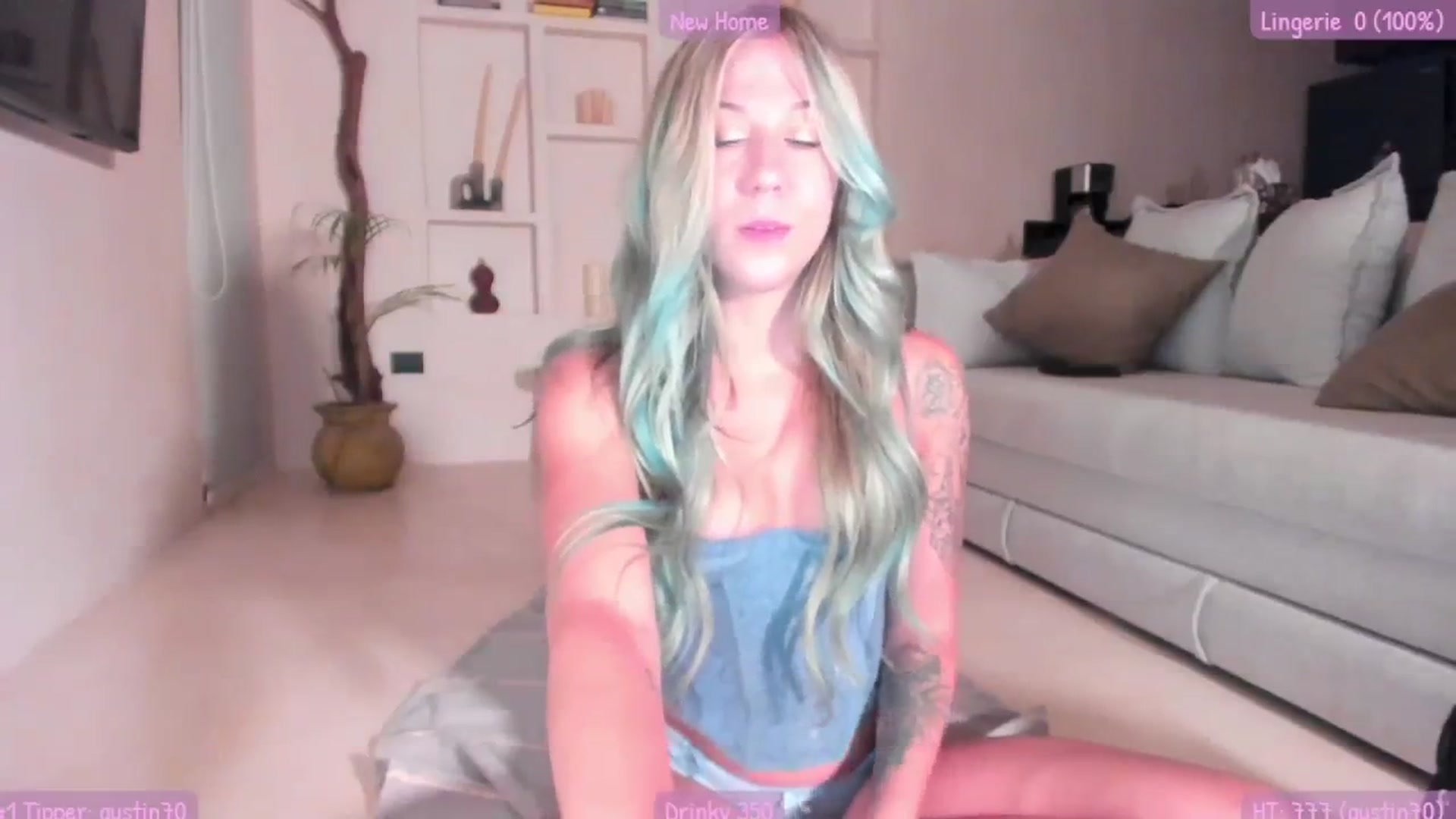 Gallery image thumbnail from Mochi's myfreecams stream on, 08/09/2023, 05:43 image 17 of 20