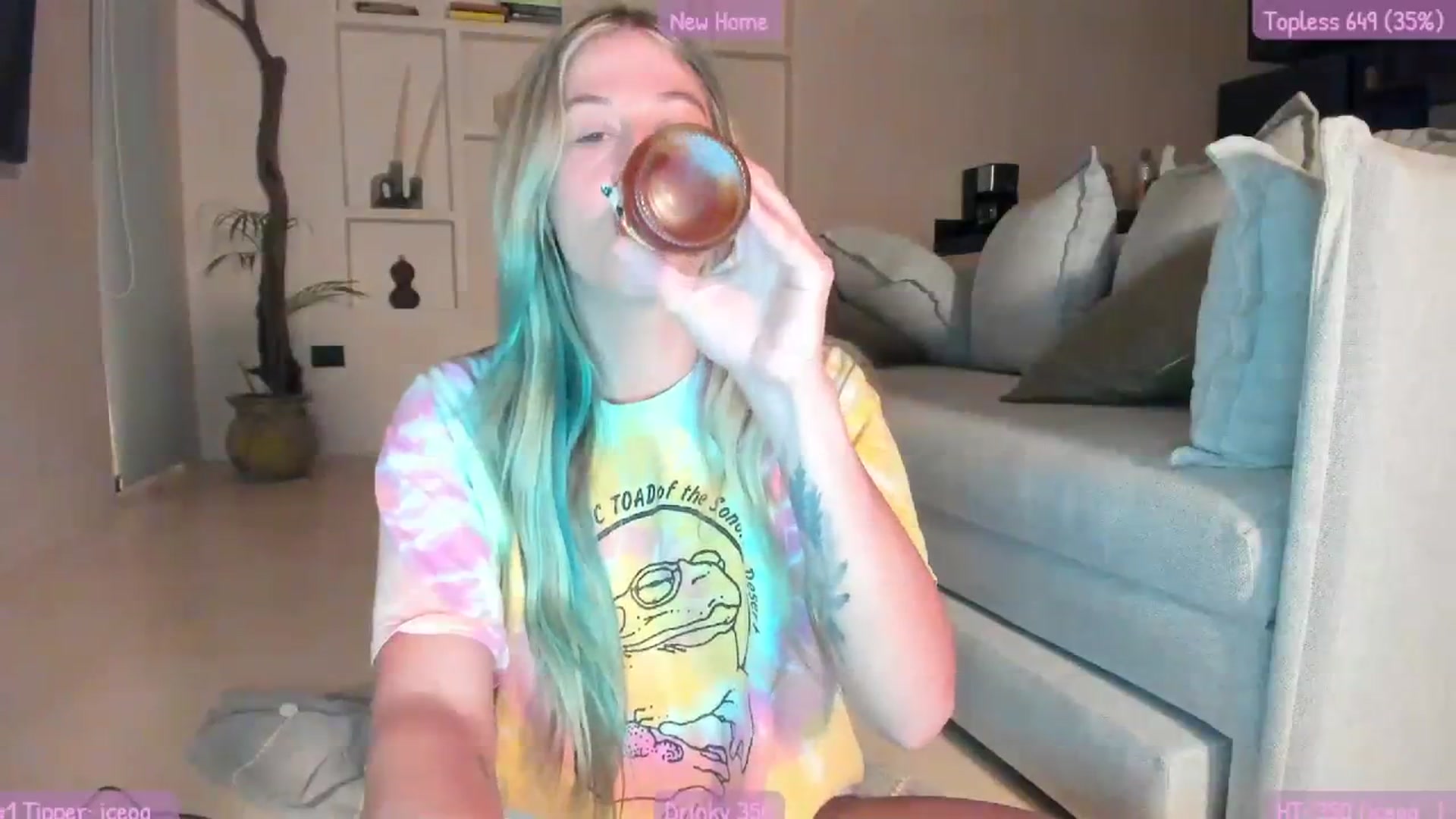 Gallery image thumbnail from Mochi's myfreecams stream on, 08/10/2023, 01:37 image 8 of 20