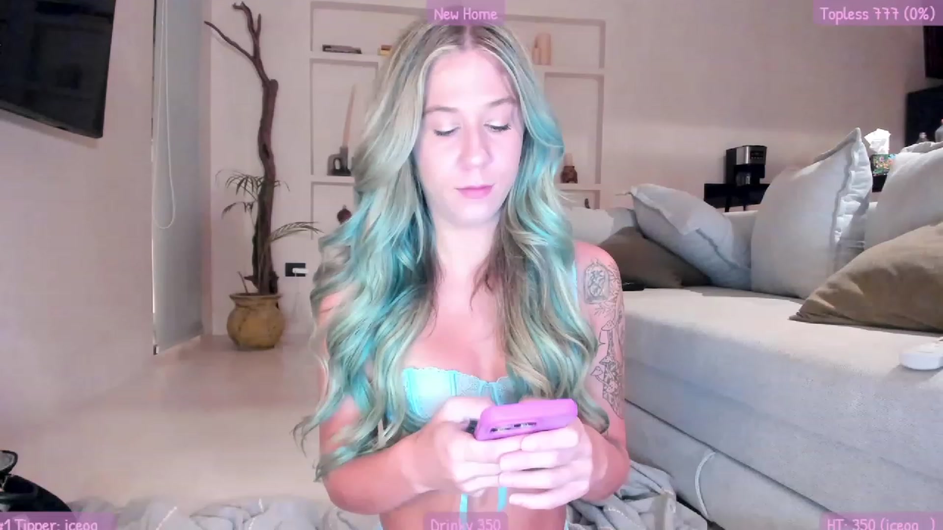 Gallery image thumbnail from Mochi's myfreecams stream on, 08/10/2023, 05:44 image 9 of 20