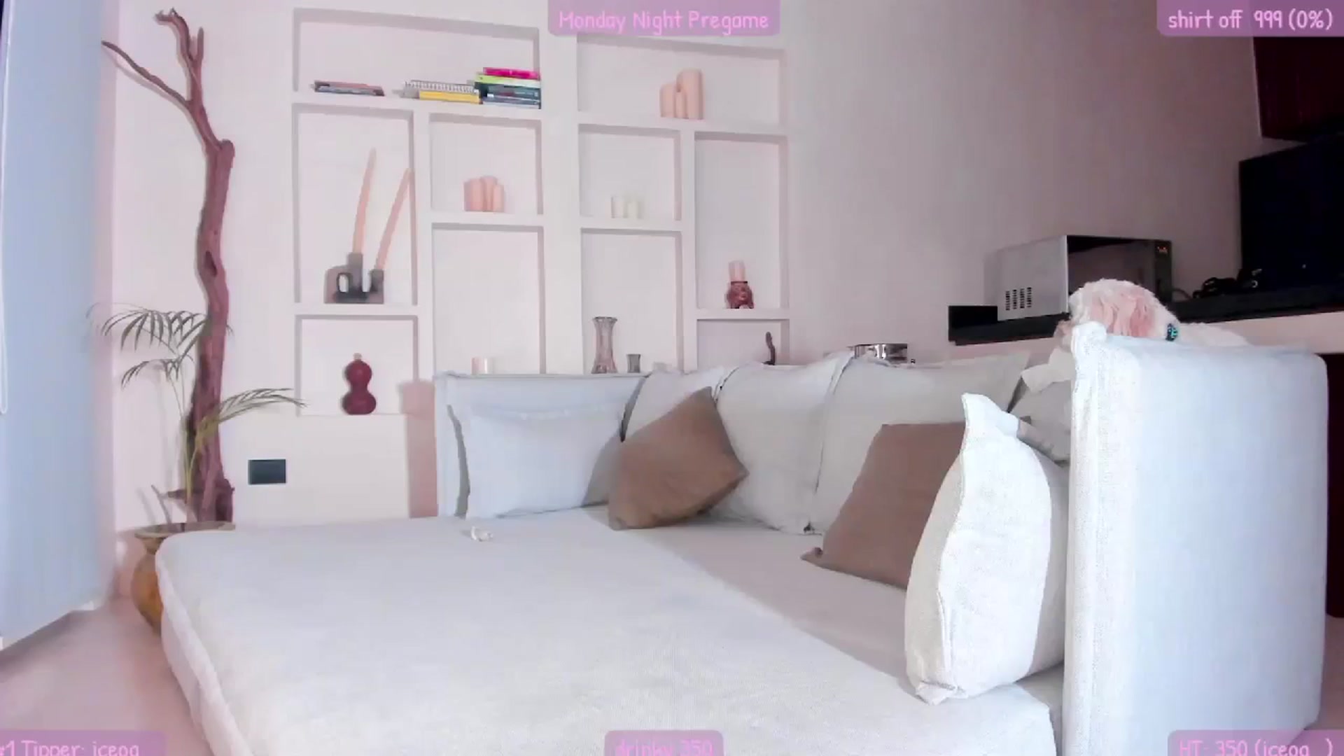 Gallery image thumbnail from Mochi's myfreecams stream on, 08/15/2023, 01:53 image 8 of 20