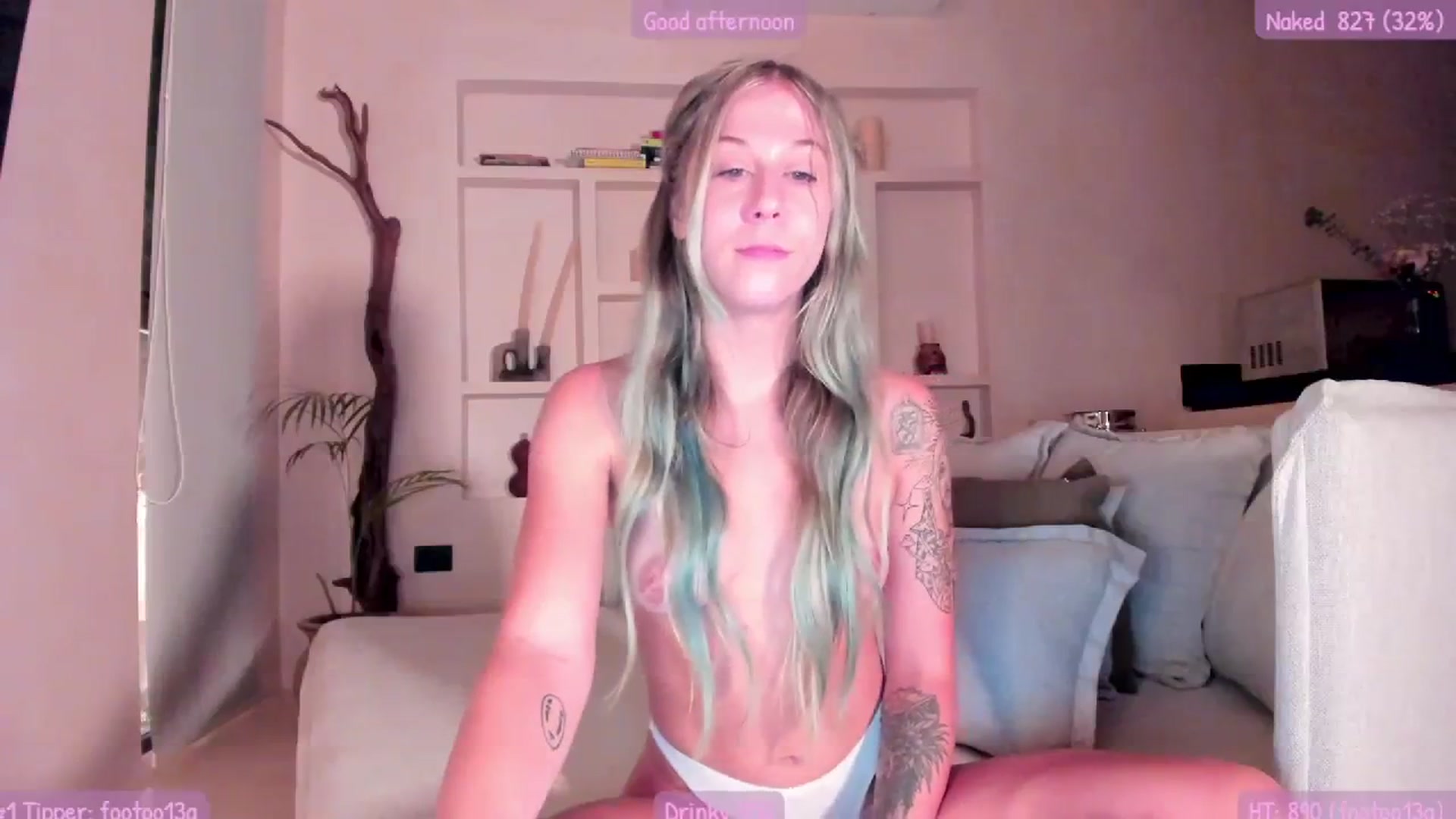 Gallery image thumbnail from Mochi's myfreecams stream on, 08/16/2023, 03:28 image 11 of 20