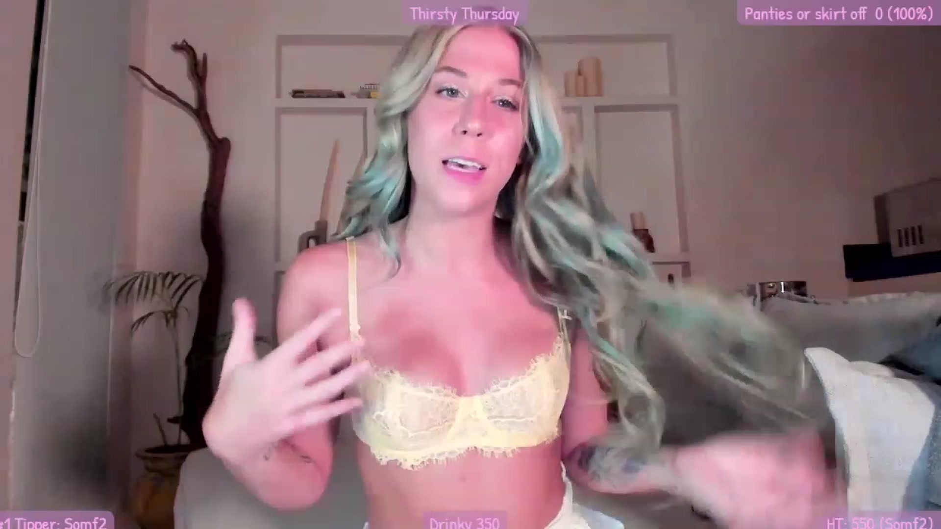 Gallery image thumbnail from Mochi's myfreecams stream on, 08/18/2023, 02:40 image 19 of 20