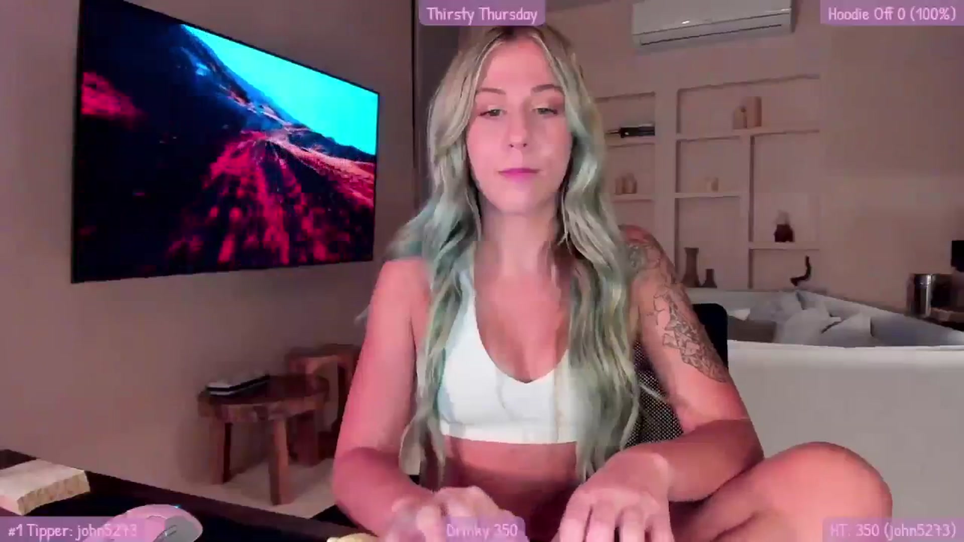 Gallery image thumbnail from Mochi's myfreecams stream on, 08/25/2023, 04:02 image 12 of 20
