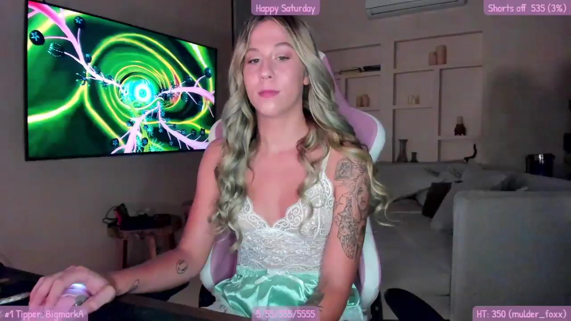 Gallery image thumbnail from Mochi's myfreecams stream on, 09/10/2023, 06:48 image 1 of 20