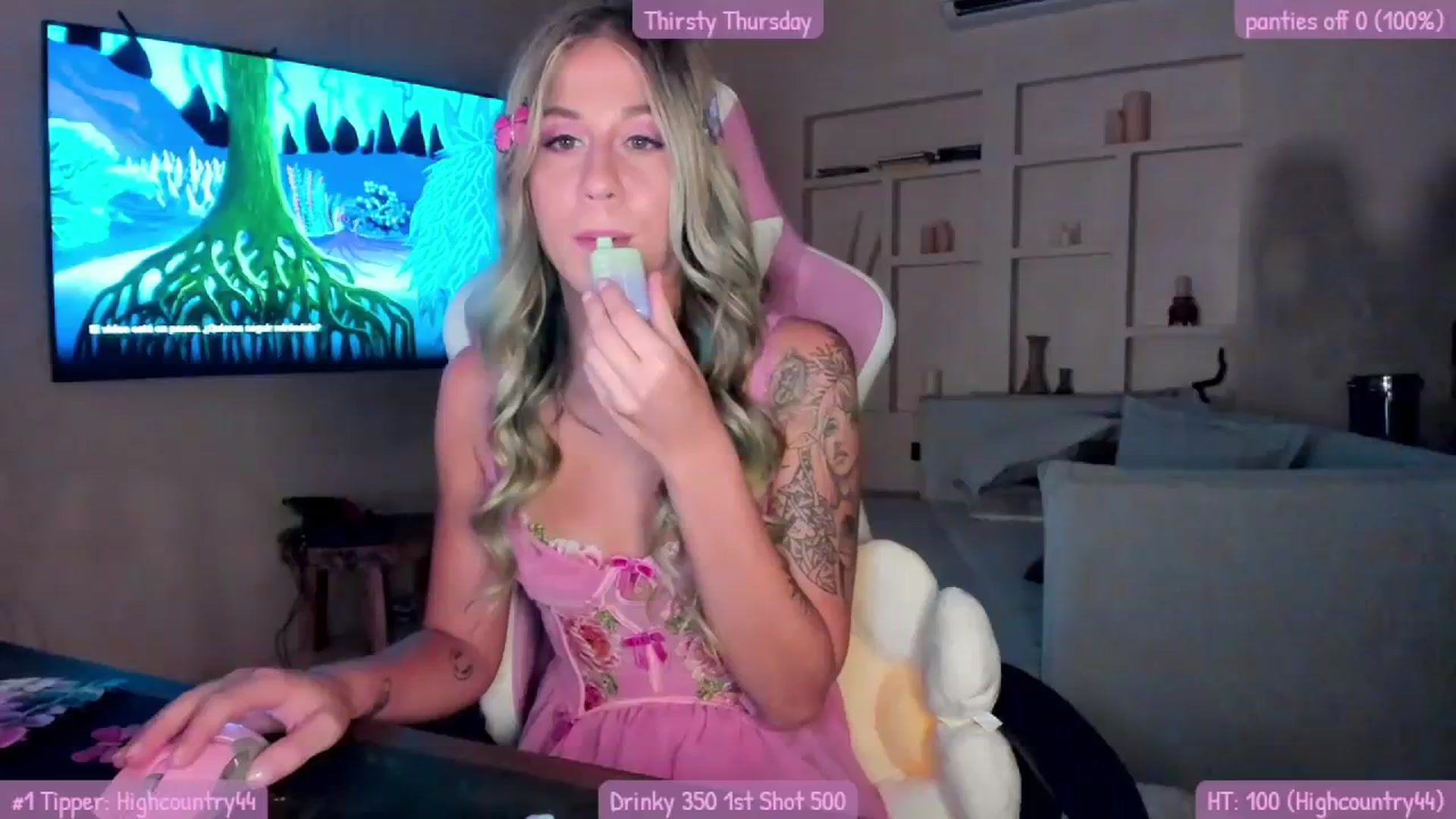 Gallery image thumbnail from Mochi's myfreecams stream on, 09/15/2023, 01:11 image 6 of 20