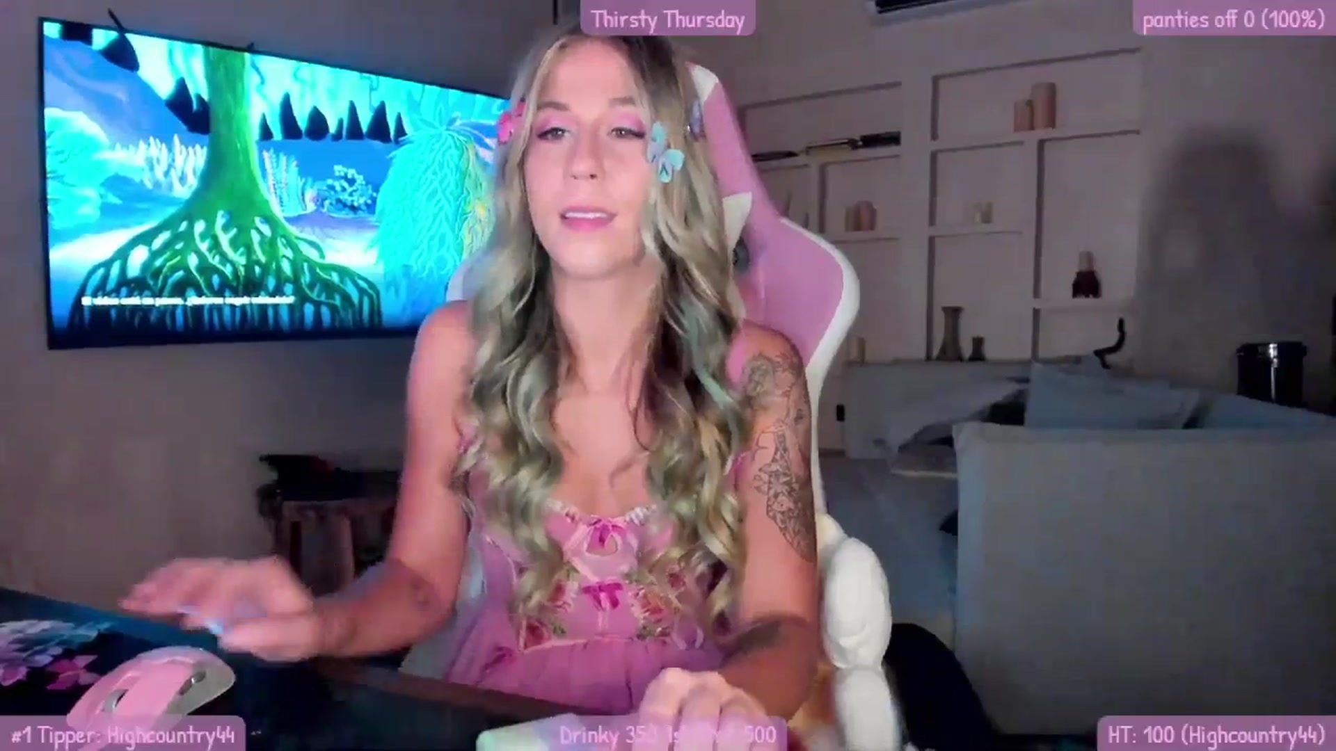 Gallery image thumbnail from Mochi's myfreecams stream on, 09/15/2023, 01:11 image 8 of 20