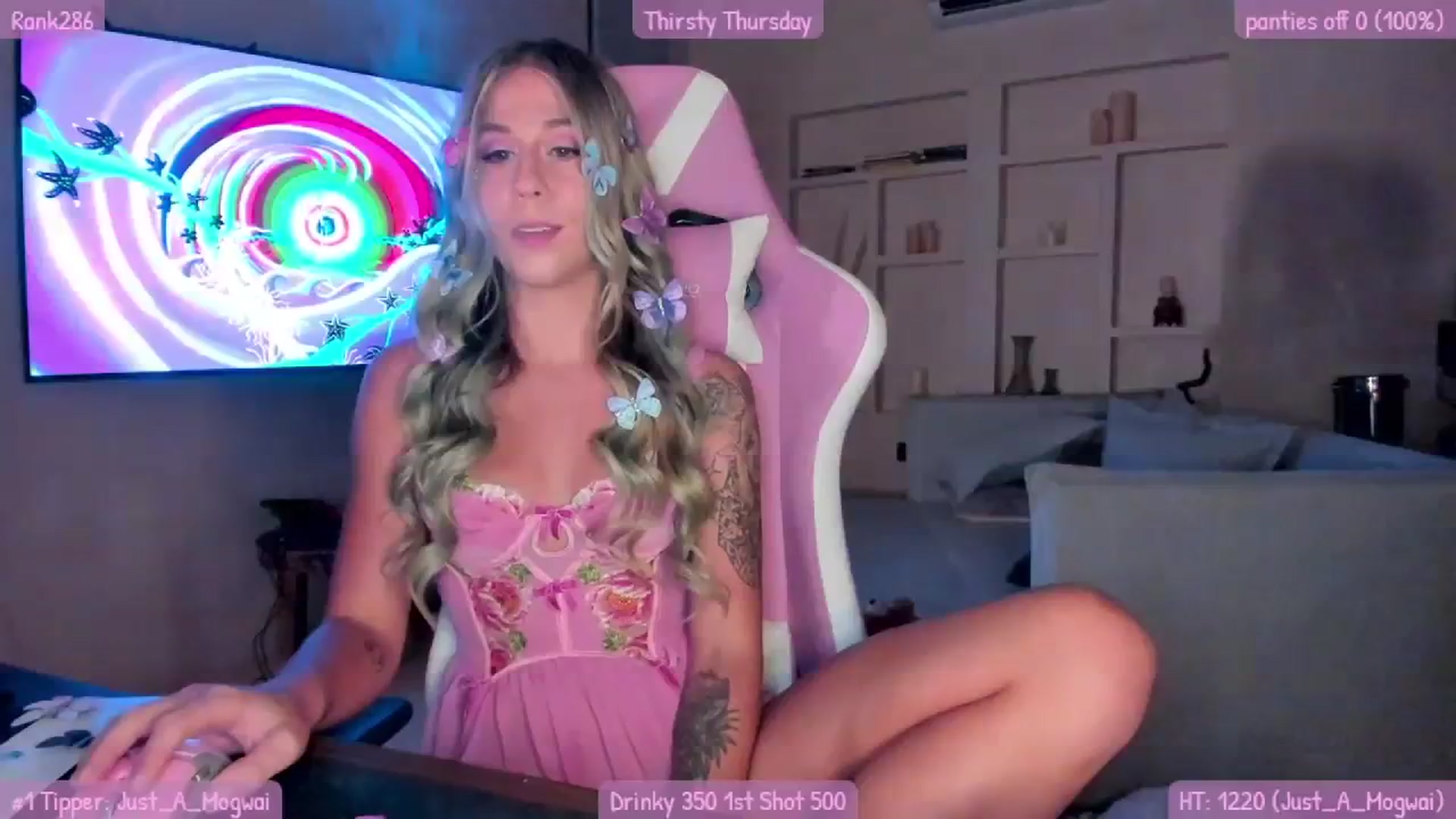 Gallery image thumbnail from Mochi's myfreecams stream on, 09/15/2023, 02:54 image 18 of 20