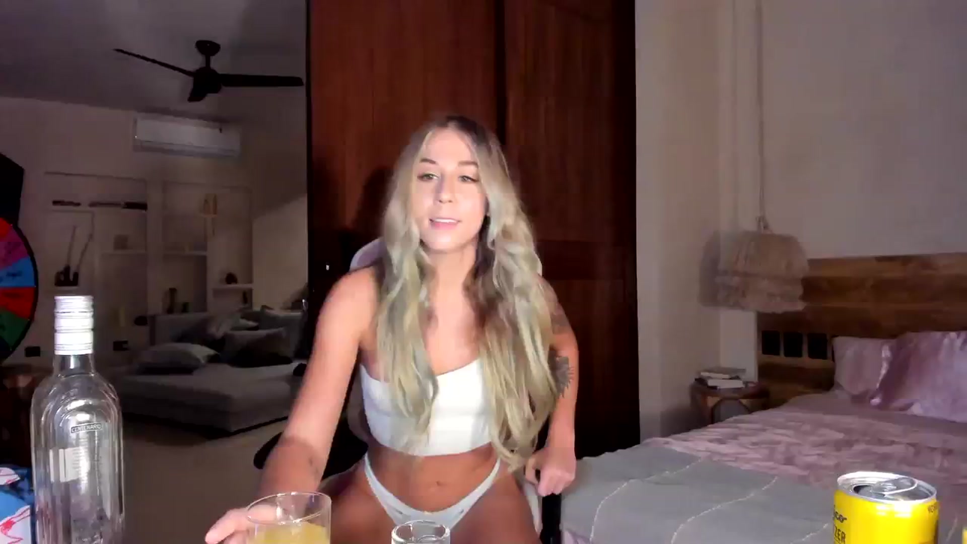Gallery image thumbnail from Mochi's myfreecams stream on, 09/17/2023, 02:44 image 10 of 20