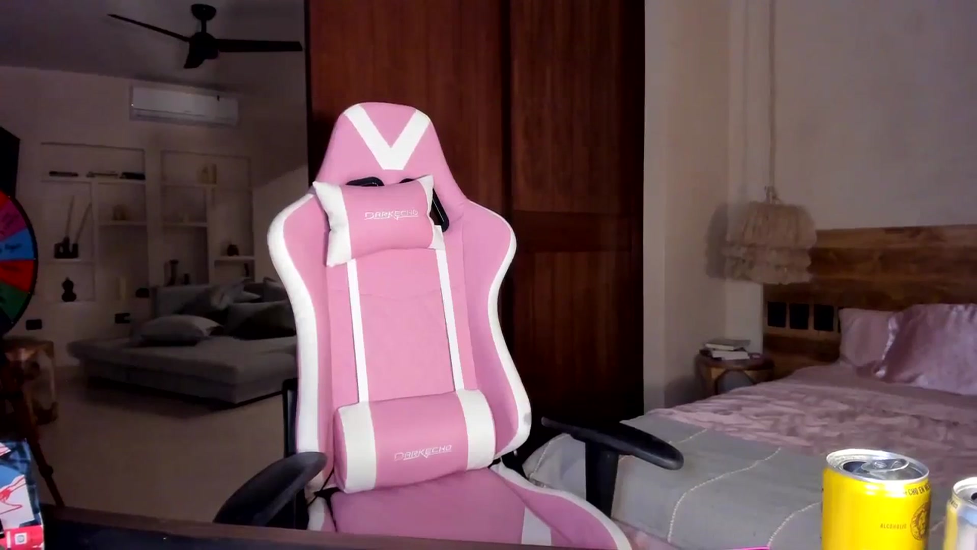 Gallery image thumbnail from Mochi's myfreecams stream on, 09/17/2023, 02:44 image 11 of 20