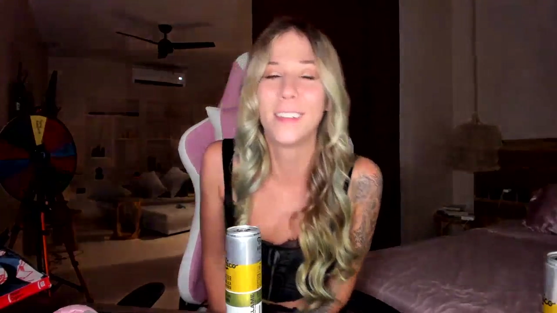 Gallery image thumbnail from Mochi's myfreecams stream on, 09/19/2023, 07:22 image 11 of 20