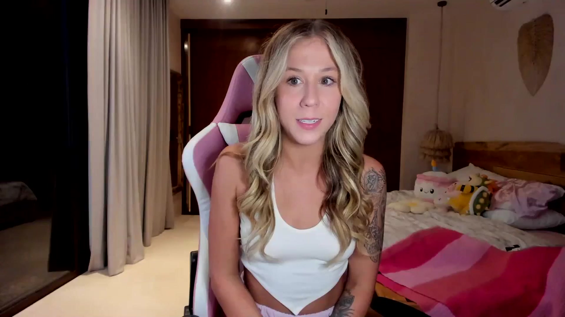 Gallery image thumbnail from Mochi's myfreecams stream on, 11/29/2023, 02:15 image 3 of 20