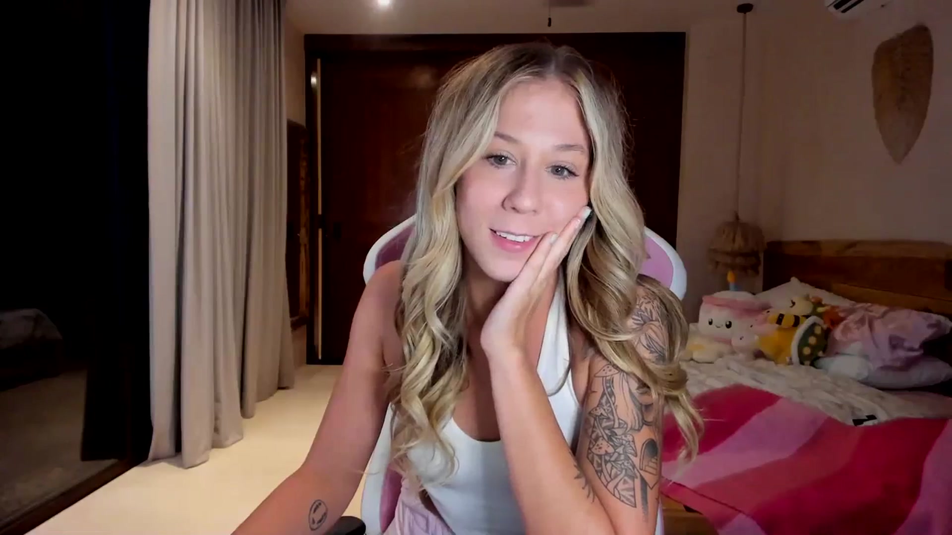 Gallery image thumbnail from Mochi's myfreecams stream on, 11/29/2023, 02:15 image 14 of 20