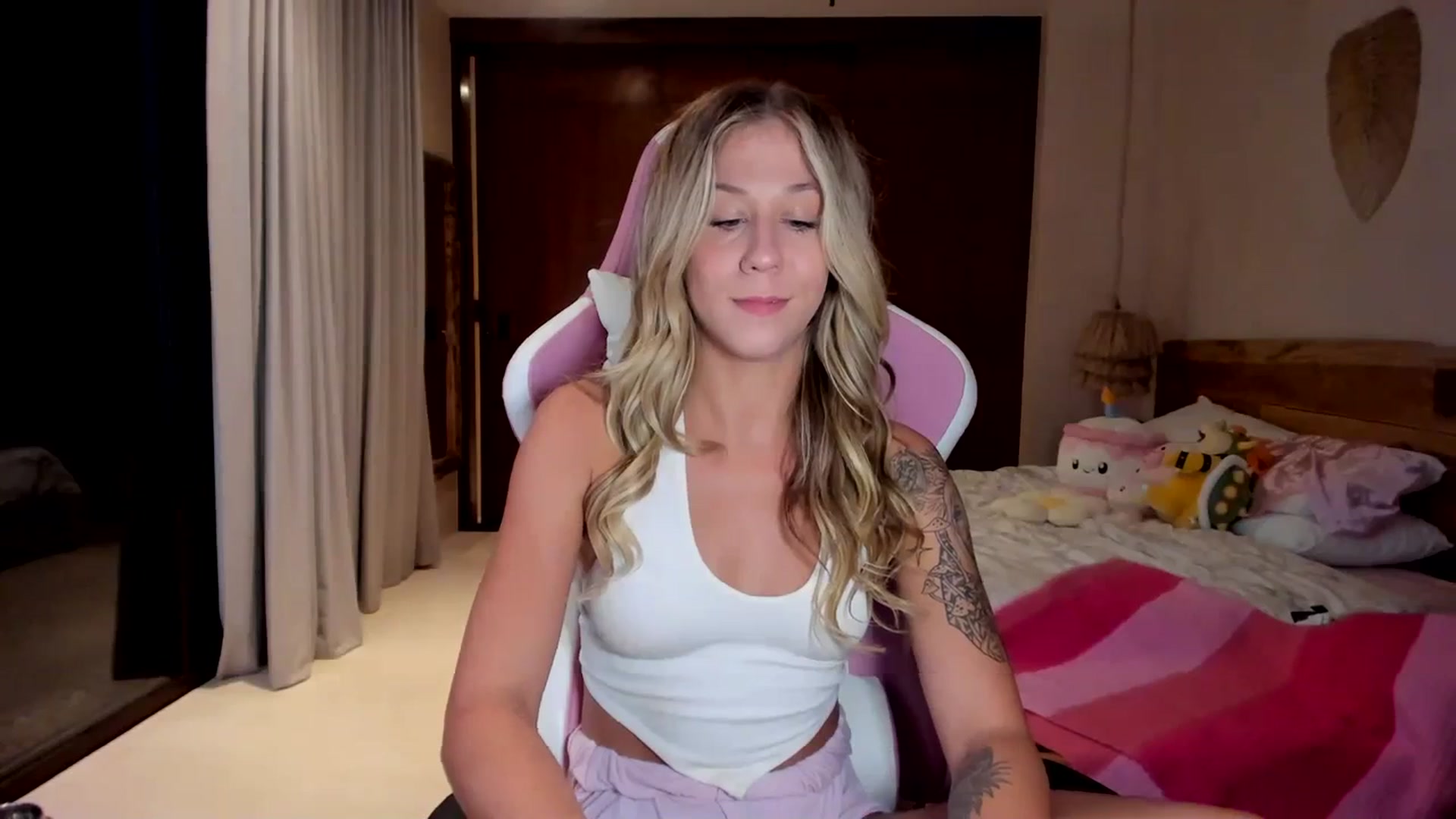 Gallery image thumbnail from Mochi's myfreecams stream on, 11/29/2023, 03:42 image 8 of 20