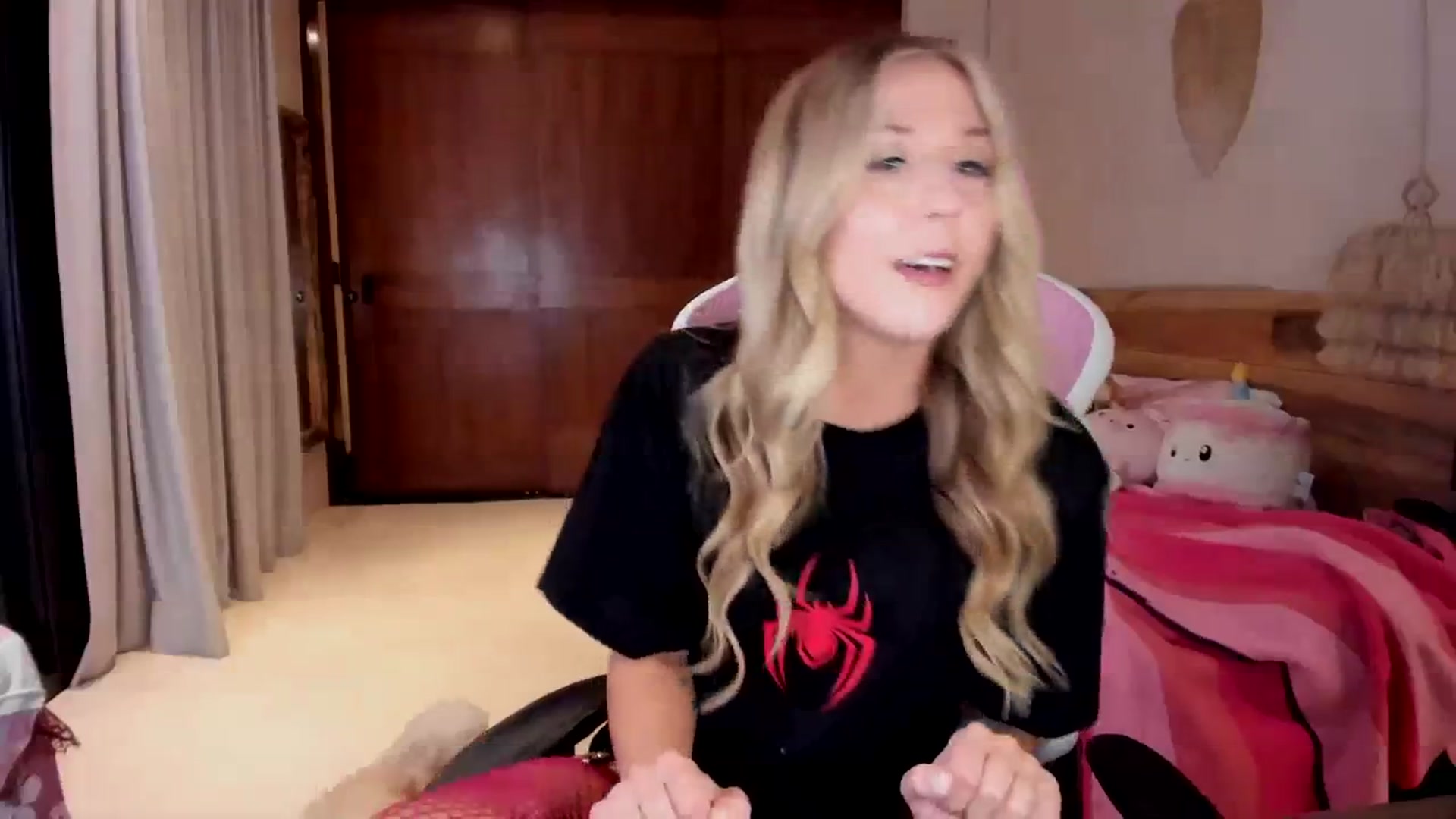 Gallery image thumbnail from Mochi's myfreecams stream on, 11/30/2023, 02:31 image 2 of 20