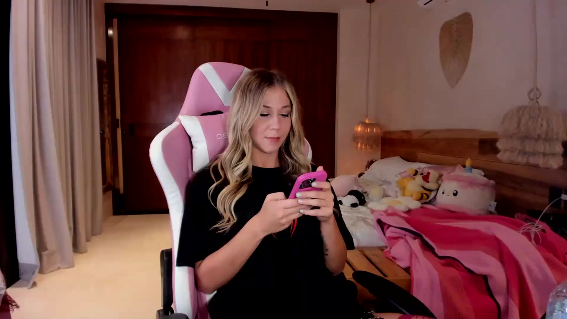 Gallery image thumbnail from Mochi's myfreecams stream on, 11/30/2023, 05:55 image 4 of 20