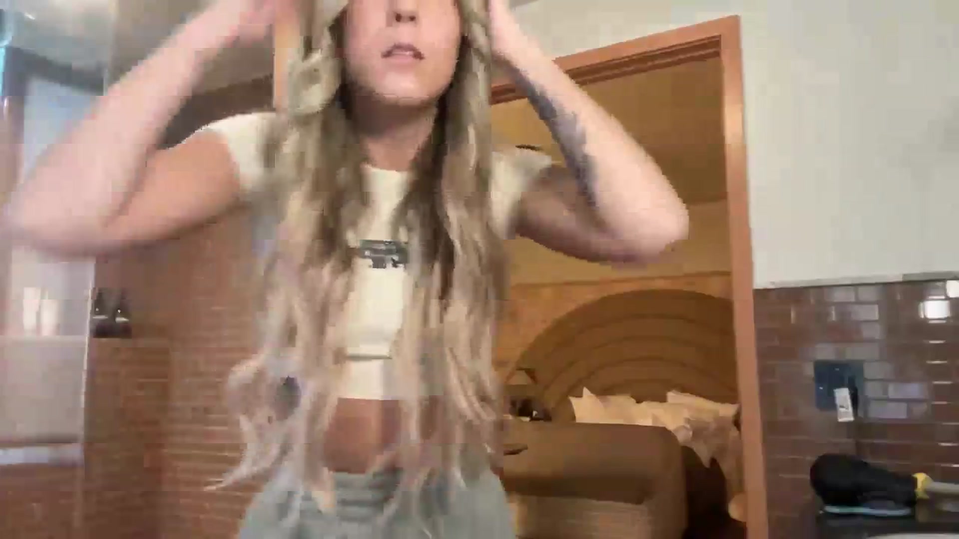 Gallery image thumbnail from Mochi's myfreecams stream on, 12/04/2023, 24:37 image 18 of 20