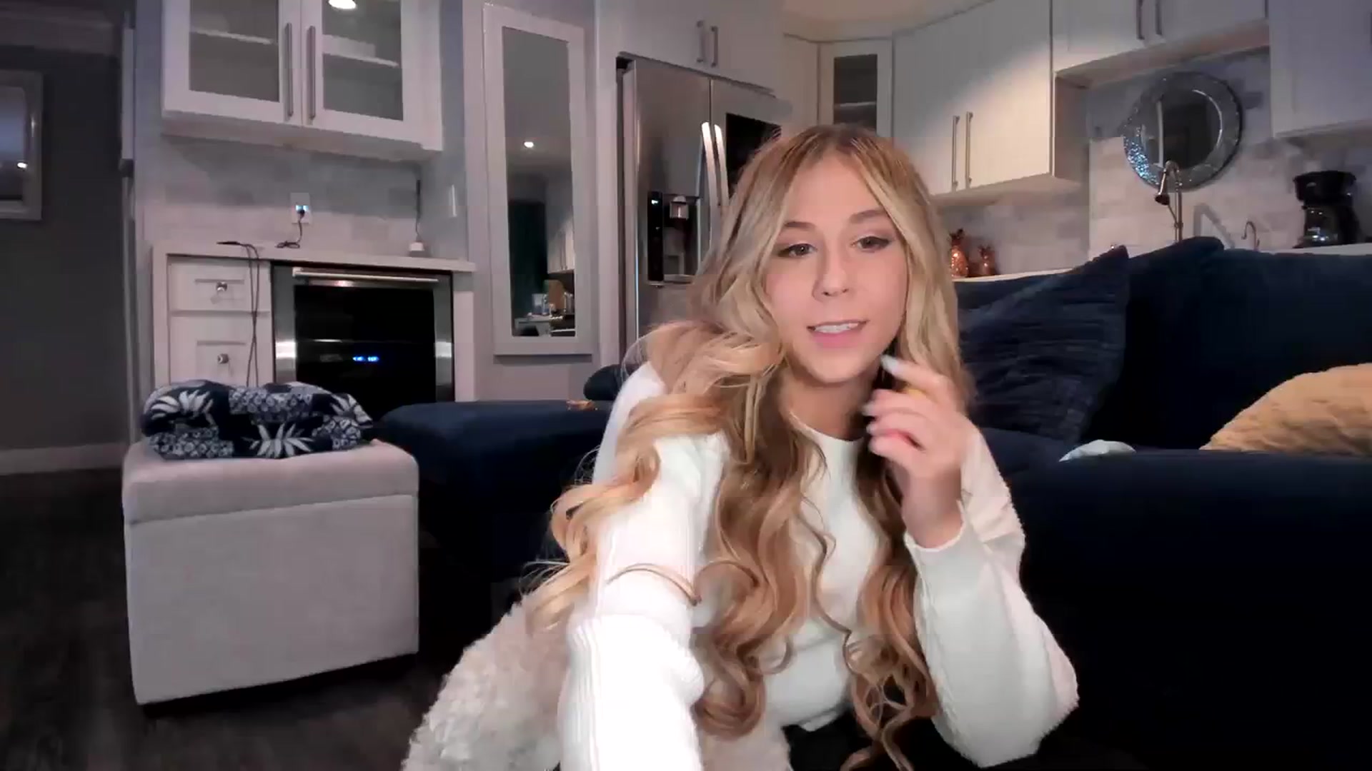 Gallery image thumbnail from Mochi's myfreecams stream on, 01/11/2024, 02:49 image 17 of 20