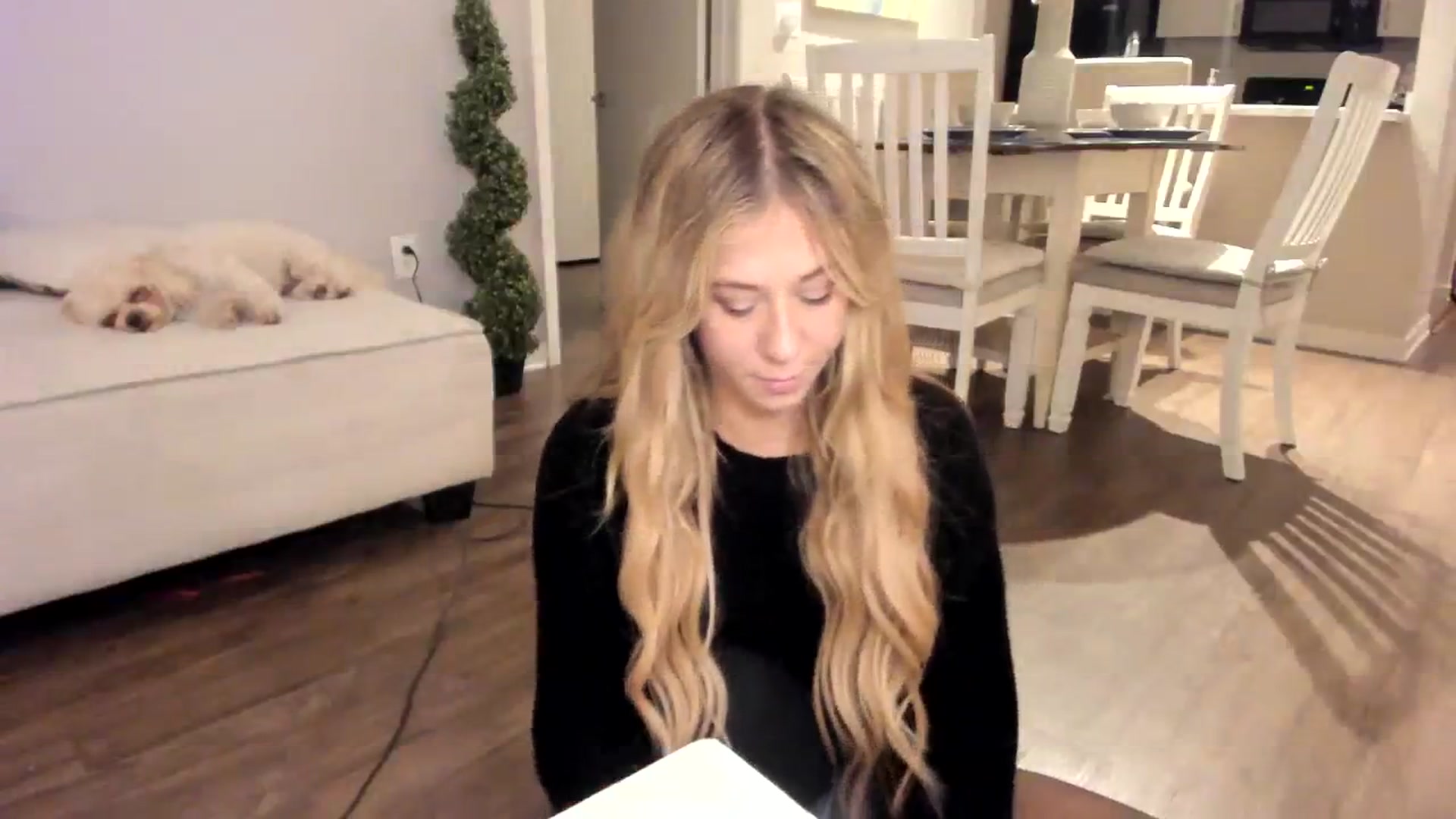 Gallery image thumbnail from Mochi's myfreecams stream on, 01/19/2024, 05:15 image 13 of 20