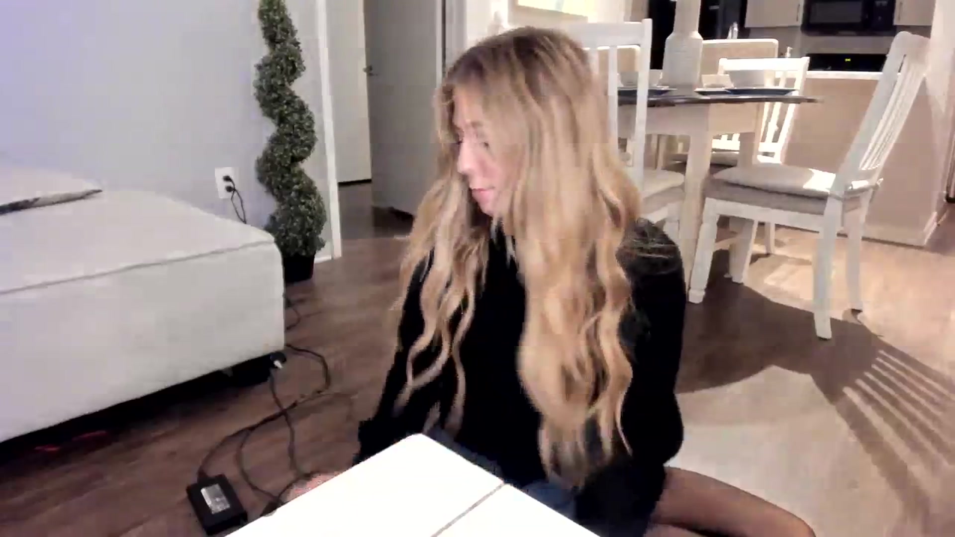 Gallery image thumbnail from Mochi's myfreecams stream on, 01/19/2024, 05:15 image 20 of 20