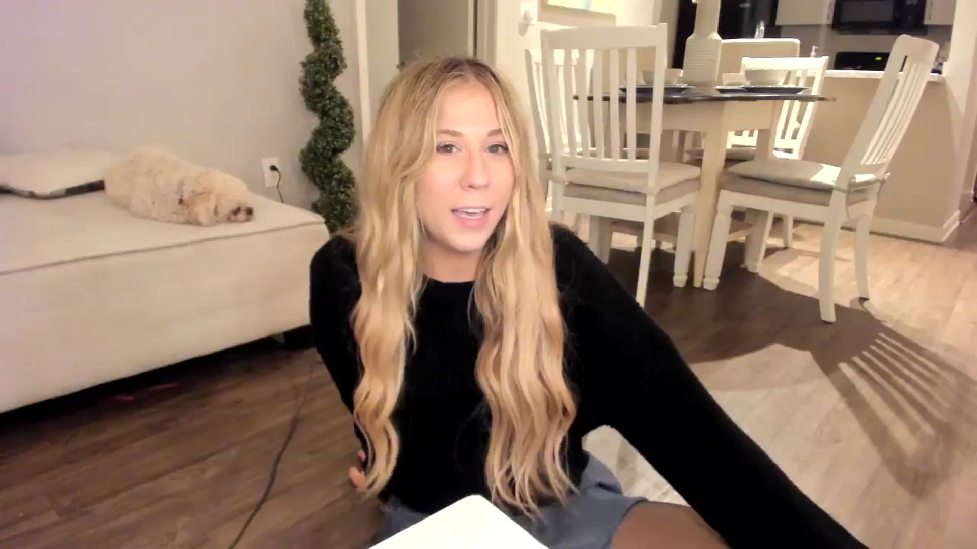 Gallery image thumbnail from Mochi's myfreecams stream on, 01/19/2024, 05:15 image 14 of 20