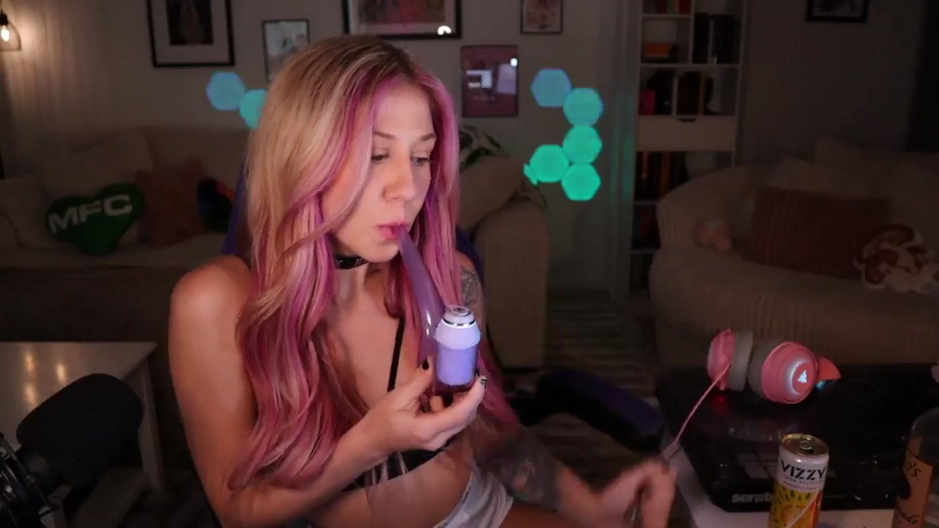 Gallery image thumbnail from Mochi's myfreecams stream on, 06/29/2024, 08:04 image 2 of 20