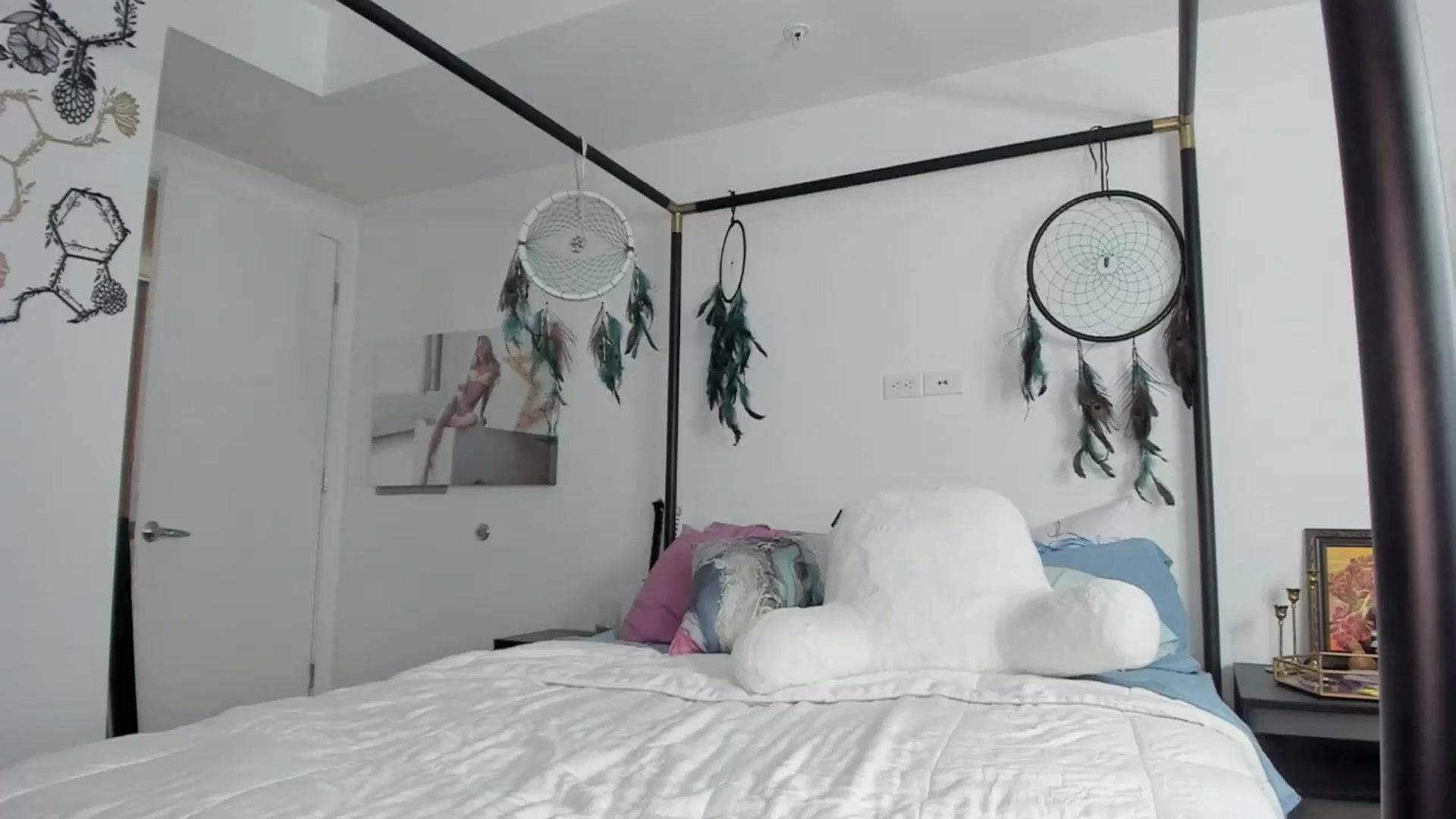 Gallery image thumbnail from Mochi's myfreecams stream on, 07/04/2024, 22:53 image 4 of 20