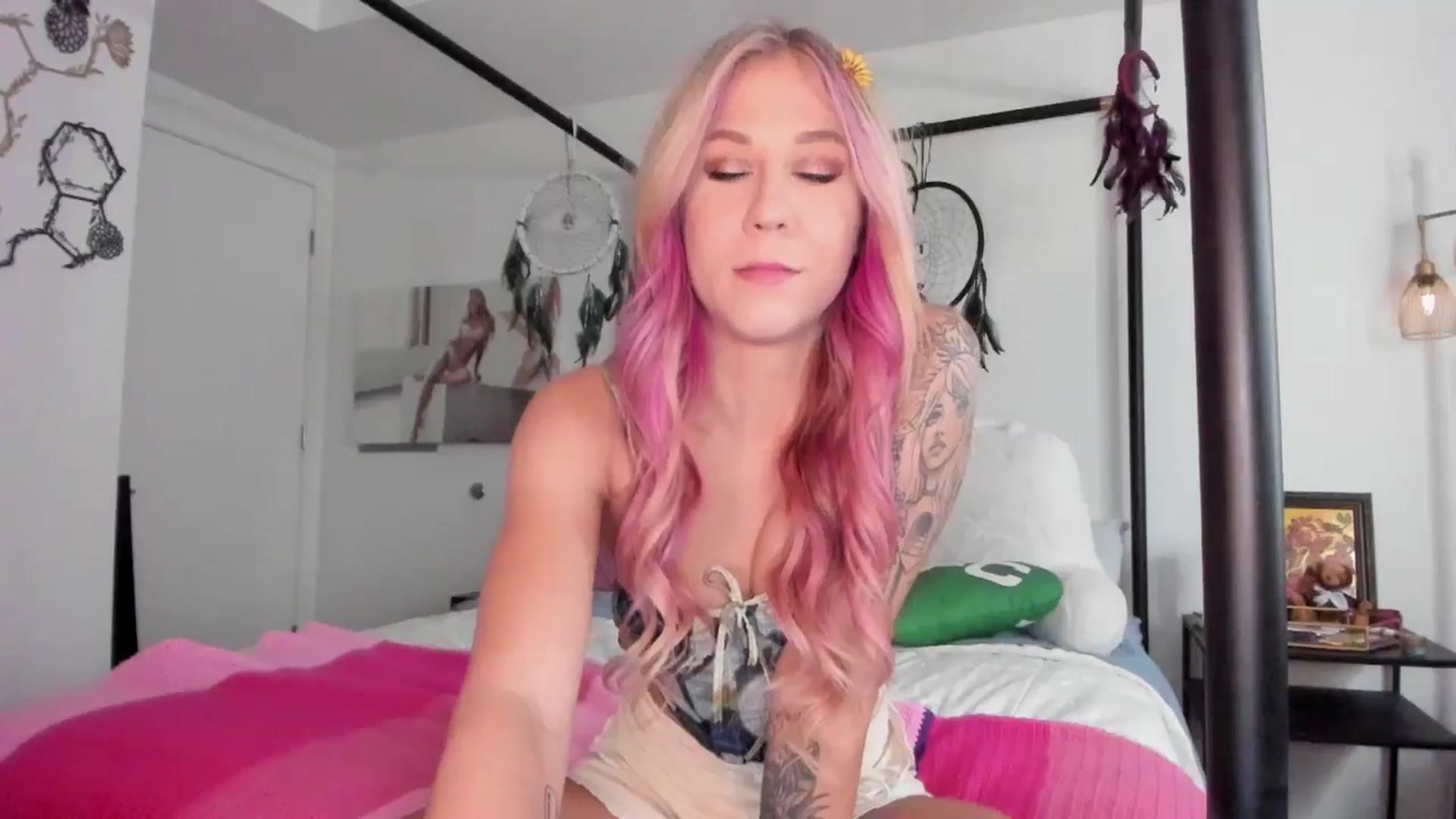 Gallery image thumbnail from Mochi's myfreecams stream on, 07/11/2024, 07:20 image 4 of 20