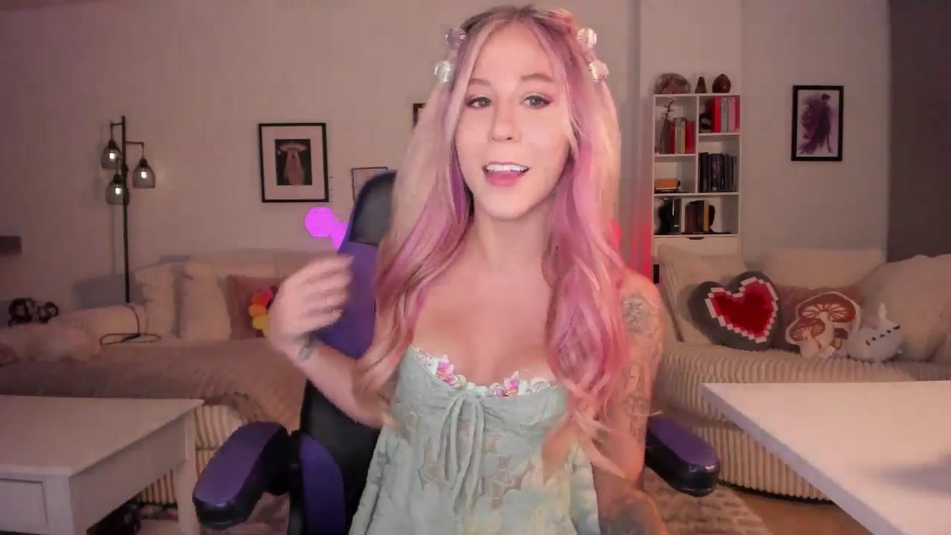 Gallery image thumbnail from Mochi's myfreecams stream on, 07/13/2024, 08:06 image 2 of 20