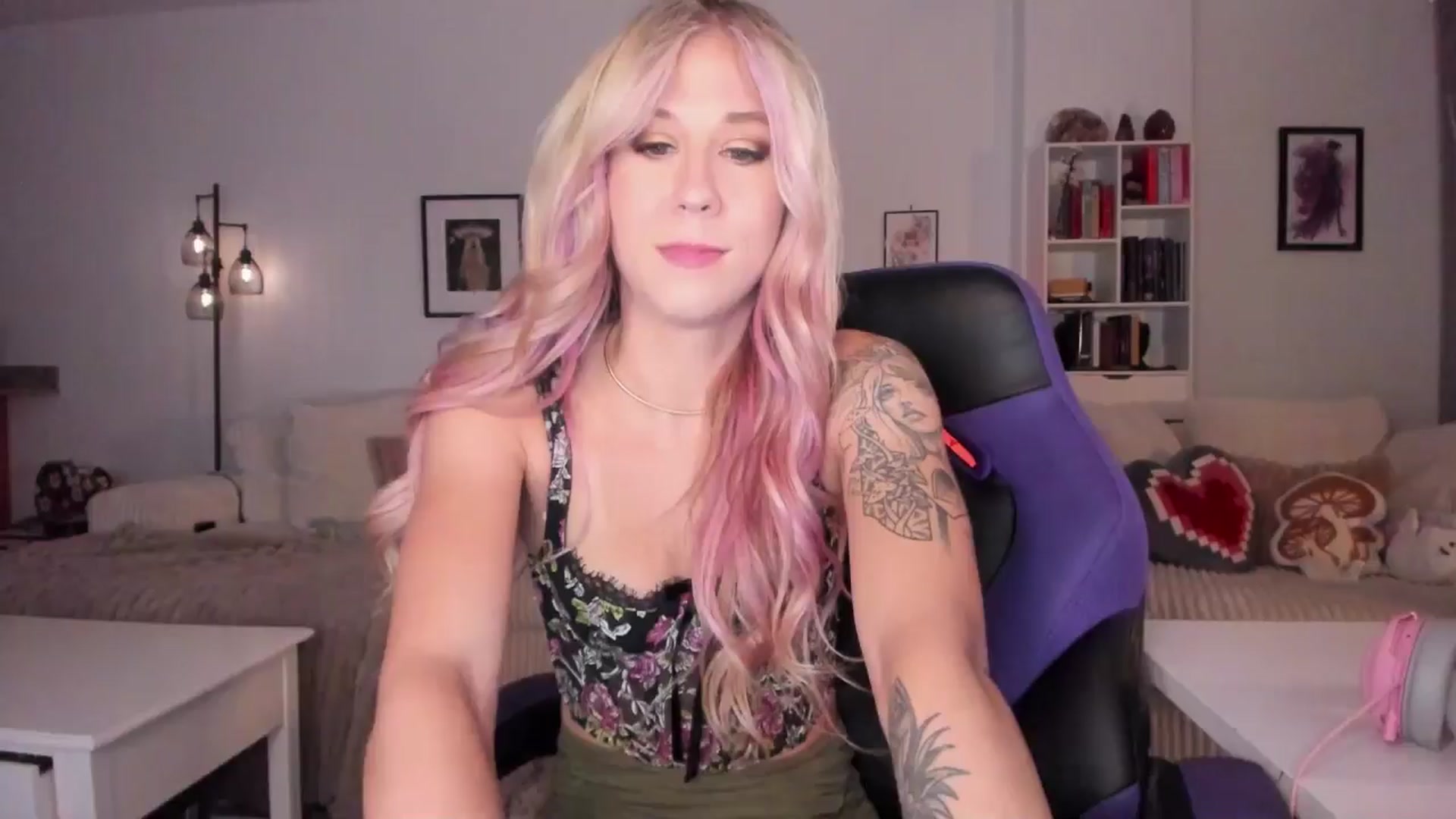 Gallery image thumbnail from Mochi's myfreecams stream on, 07/14/2024, 06:44 image 15 of 20