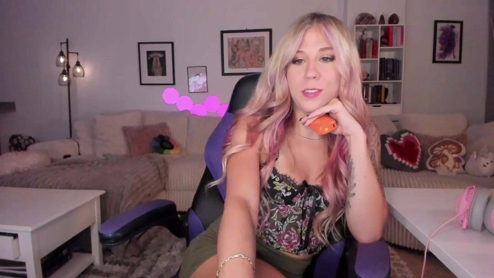 Gallery image thumbnail from Mochi's myfreecams stream on, 07/14/2024, 09:18 image 2 of 20