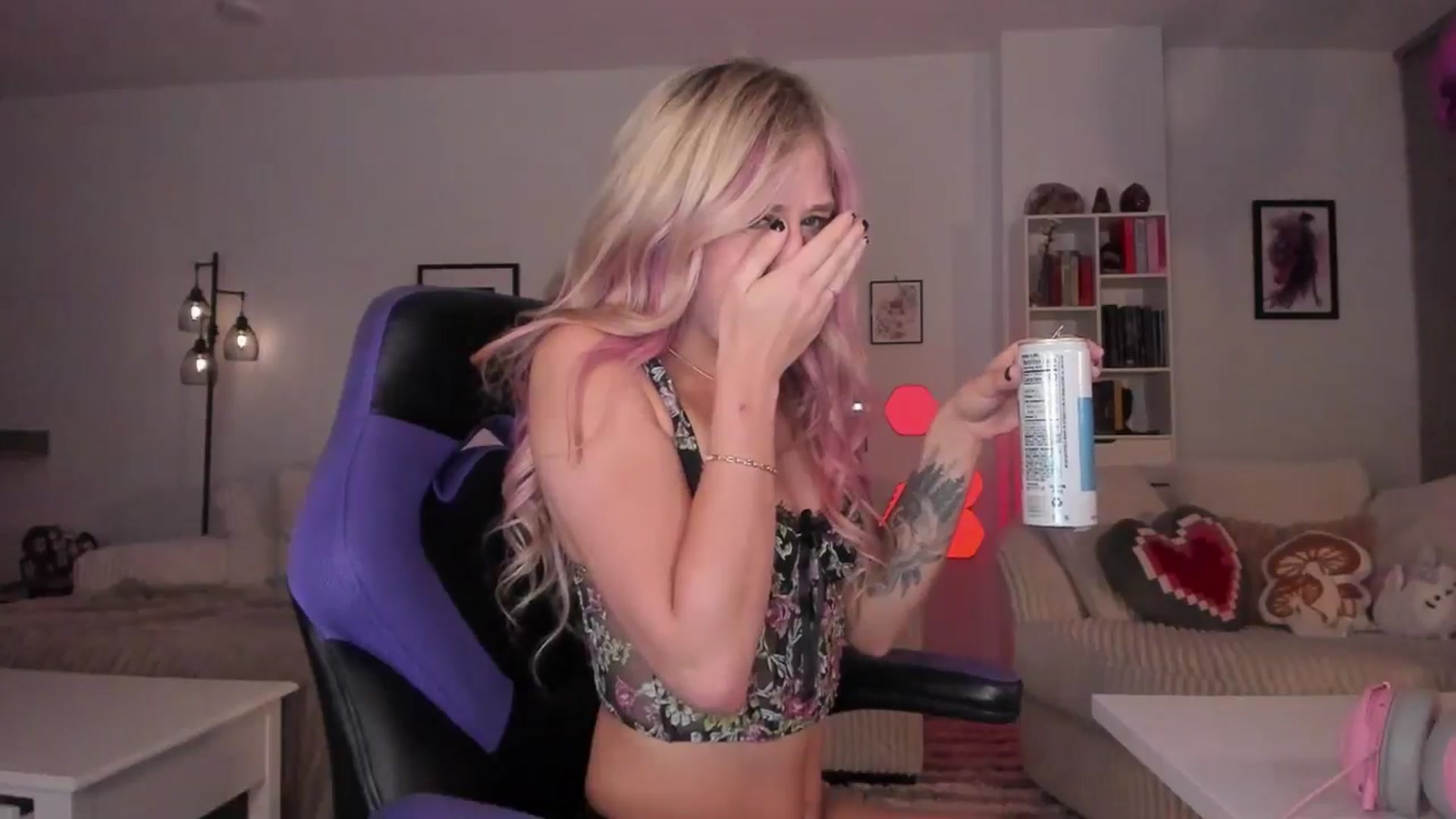 Gallery image thumbnail from Mochi's myfreecams stream on, 07/14/2024, 09:18 image 11 of 20