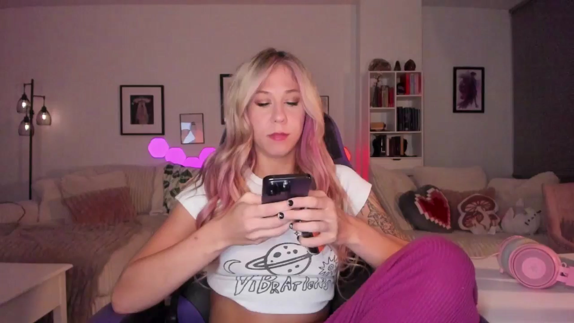 Gallery image thumbnail from Mochi's myfreecams stream on, 07/16/2024, 11:07 image 6 of 20