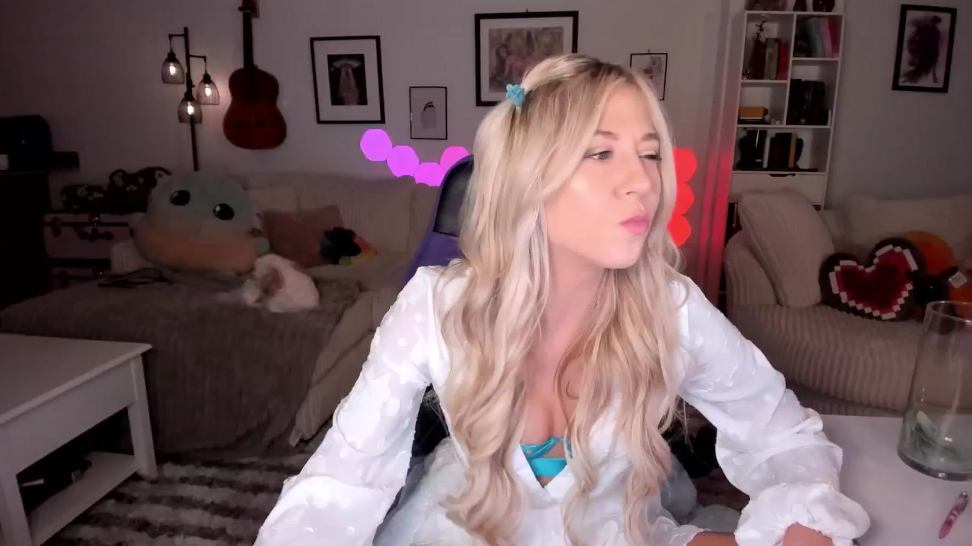 Gallery image thumbnail from Mochi's myfreecams stream on, 08/01/2024, 05:02 image 13 of 20