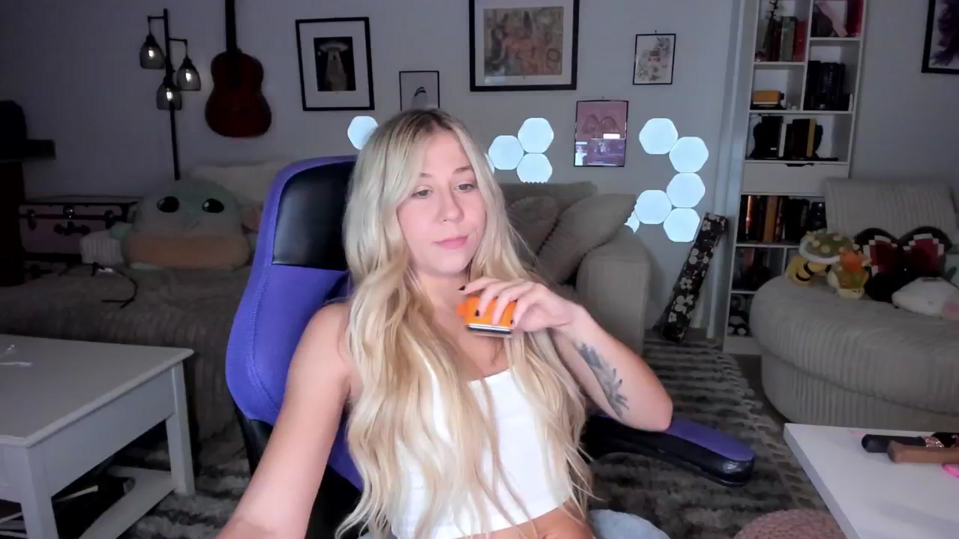 Gallery image thumbnail from Mochi's myfreecams stream on, 08/09/2024, 06:00 image 5 of 20