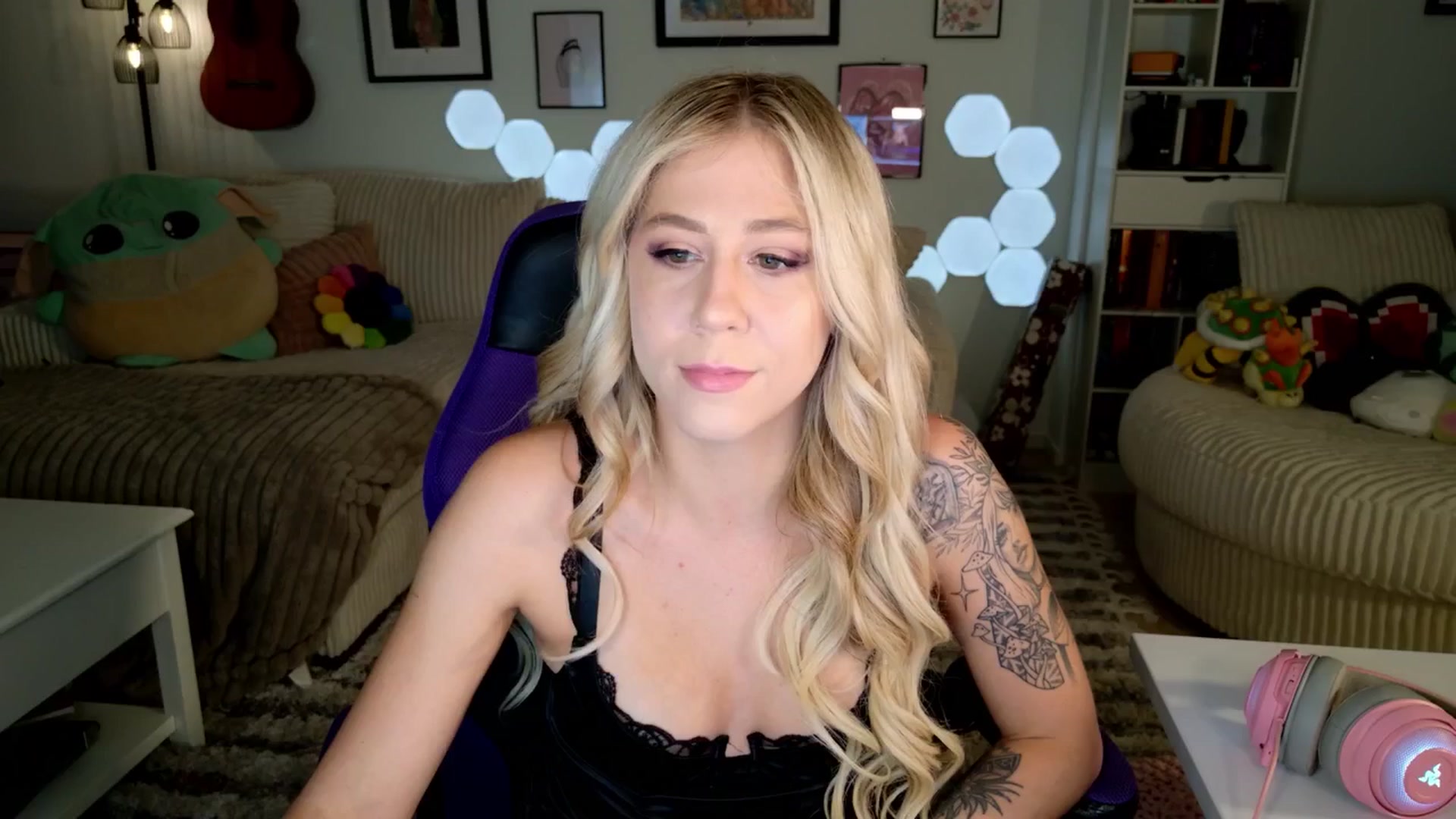 Gallery image thumbnail from Mochi's myfreecams stream on, 08/10/2024, 03:37 image 11 of 20