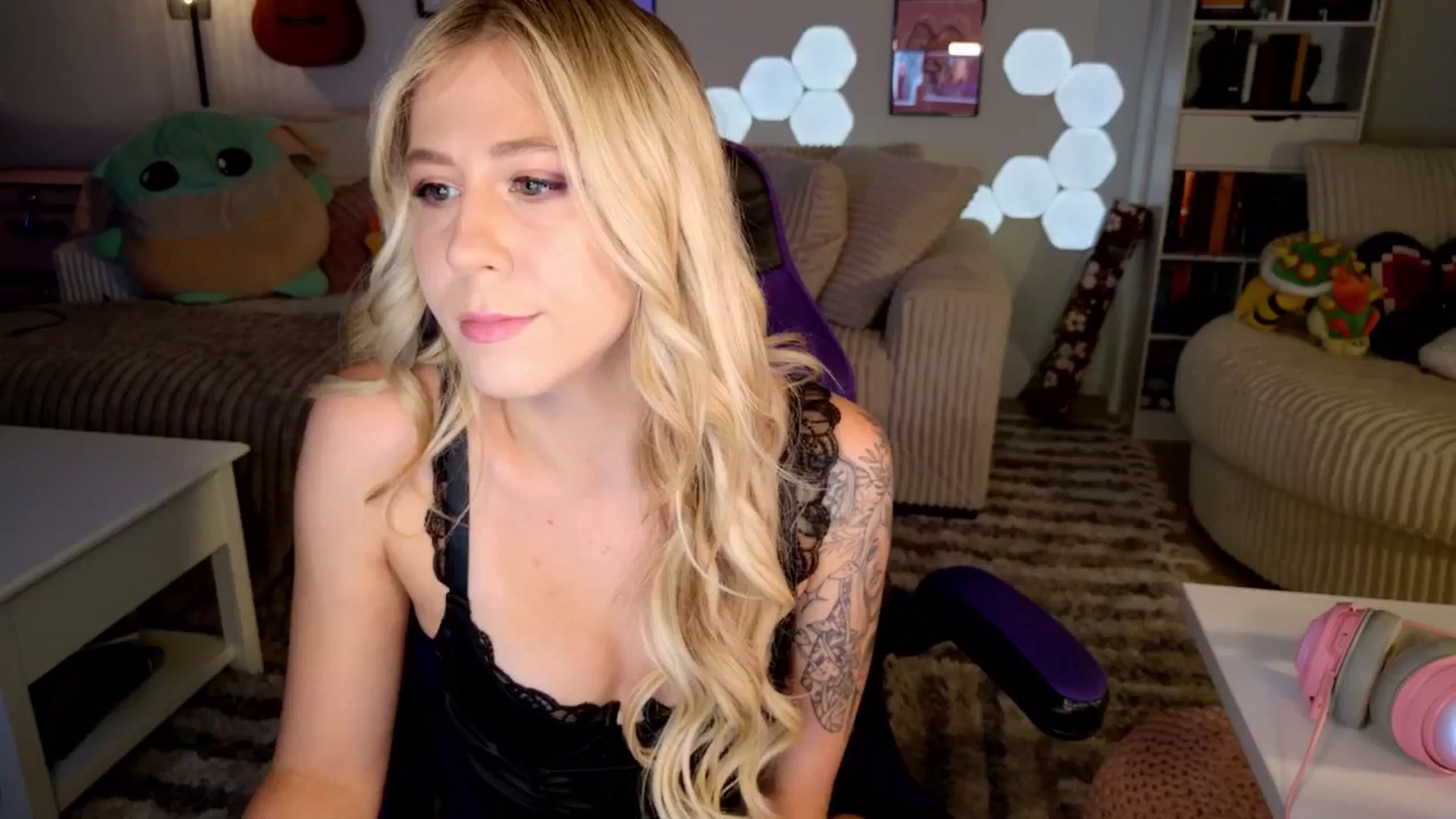 Gallery image thumbnail from Mochi's myfreecams stream on, 08/10/2024, 03:37 image 19 of 20