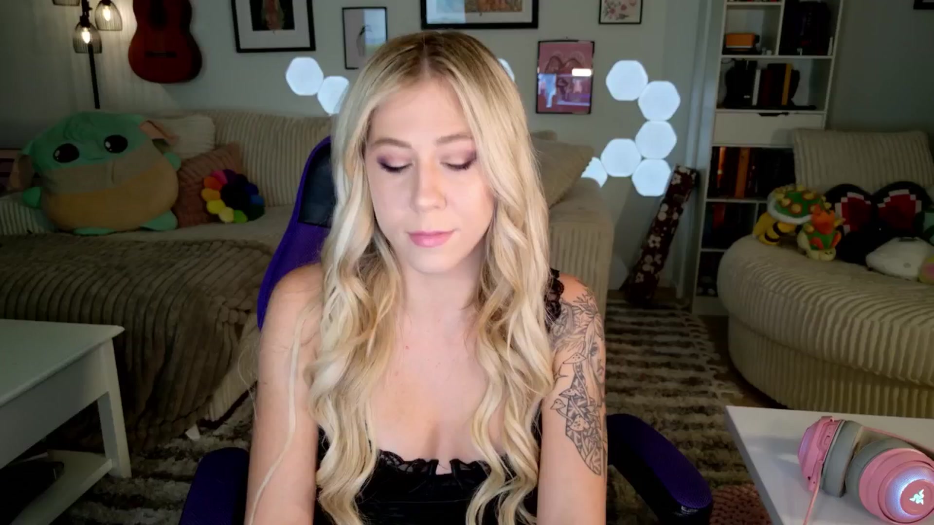 Gallery image thumbnail from Mochi's myfreecams stream on, 08/10/2024, 03:37 image 7 of 20