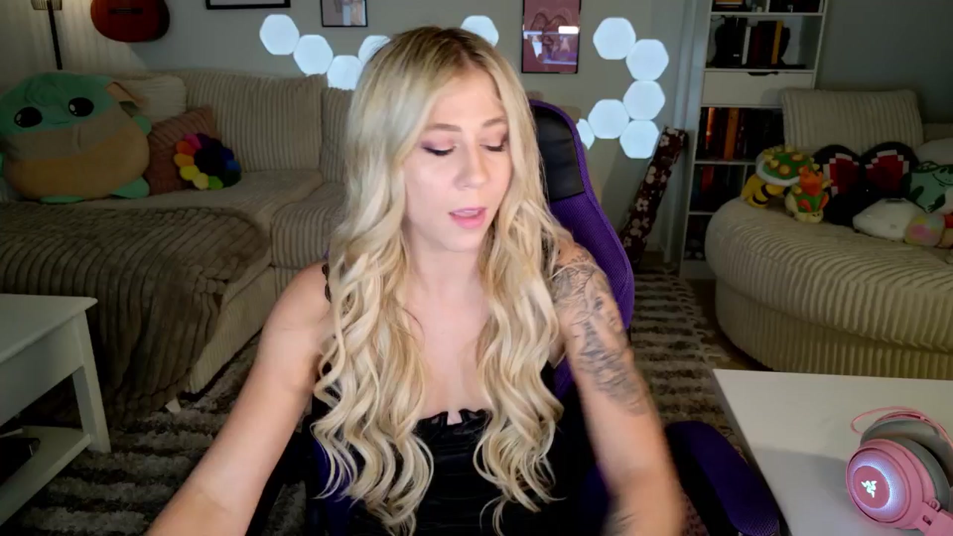 Gallery image thumbnail from Mochi's myfreecams stream on, 08/10/2024, 06:22 image 15 of 20