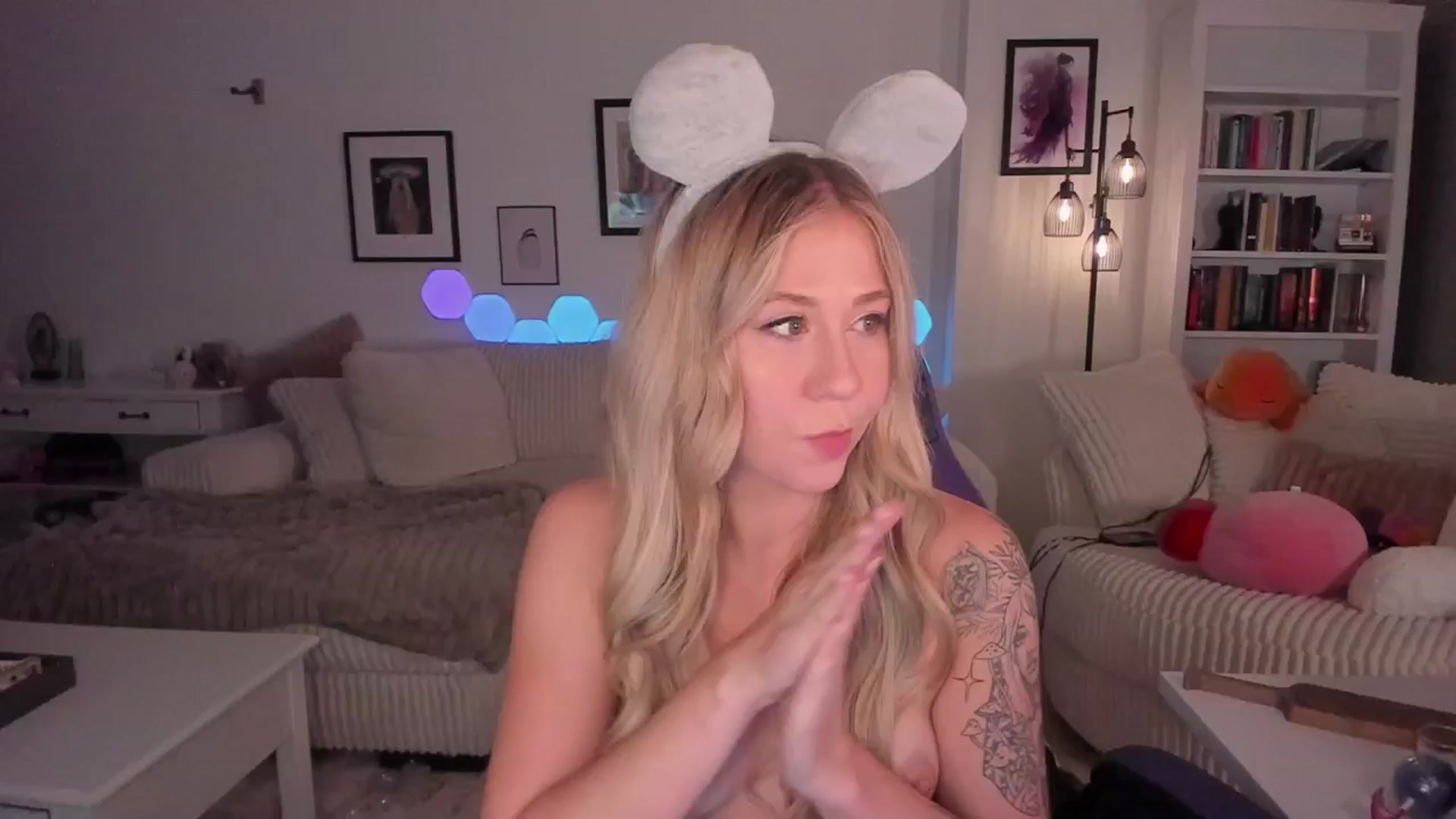 Gallery image thumbnail from Mochi's myfreecams stream on, 10/11/2024, 06:21 image 15 of 20