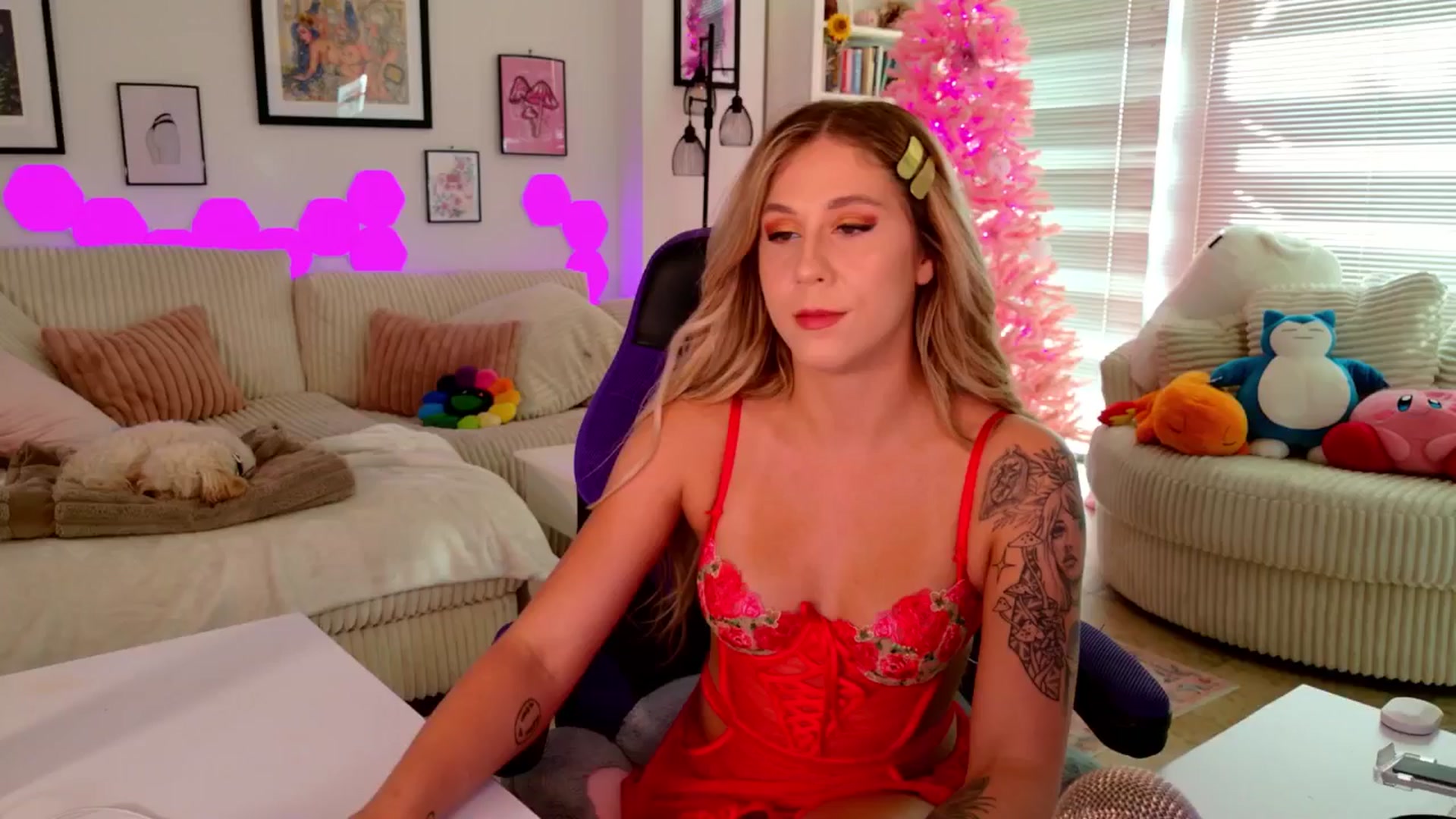 Gallery image thumbnail from Mochi's myfreecams stream on, 12/09/2024, 23:54 image 4 of 20