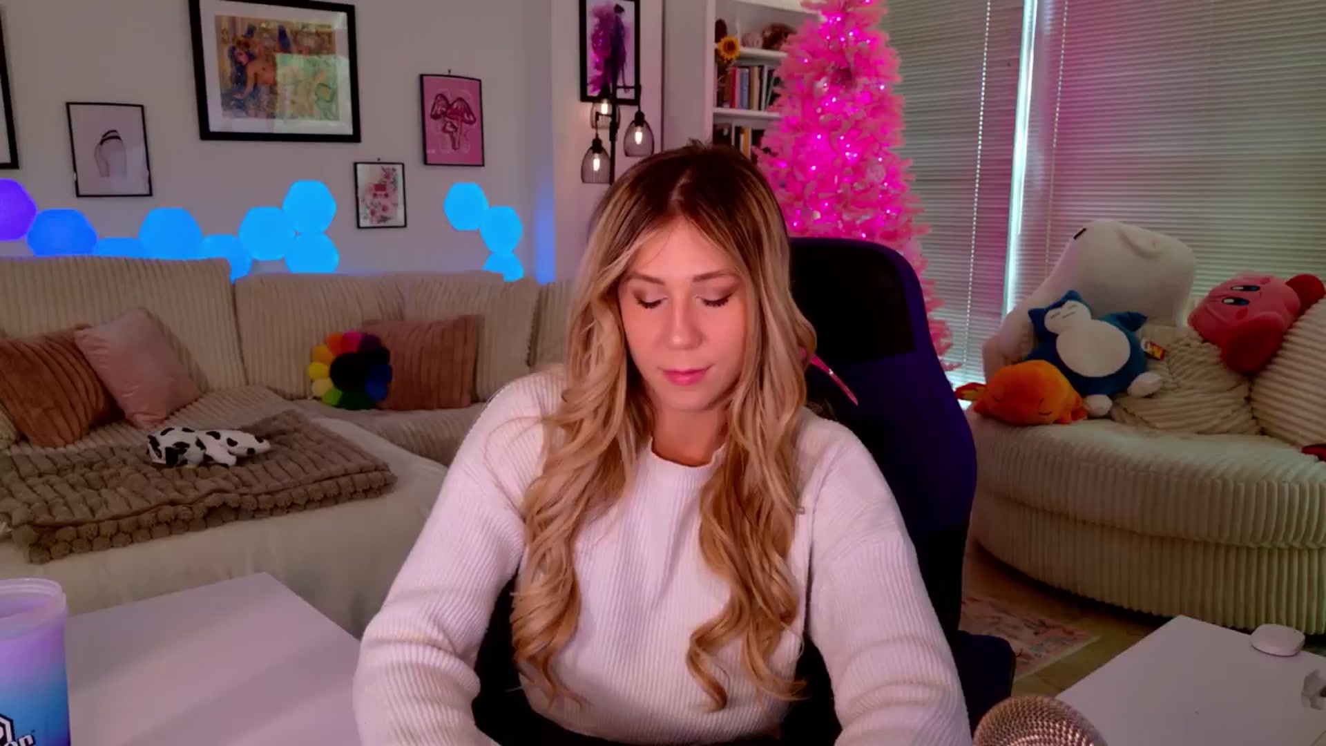 Gallery image thumbnail from Mochi's myfreecams stream on, 12/11/2024, 21:02 image 17 of 20
