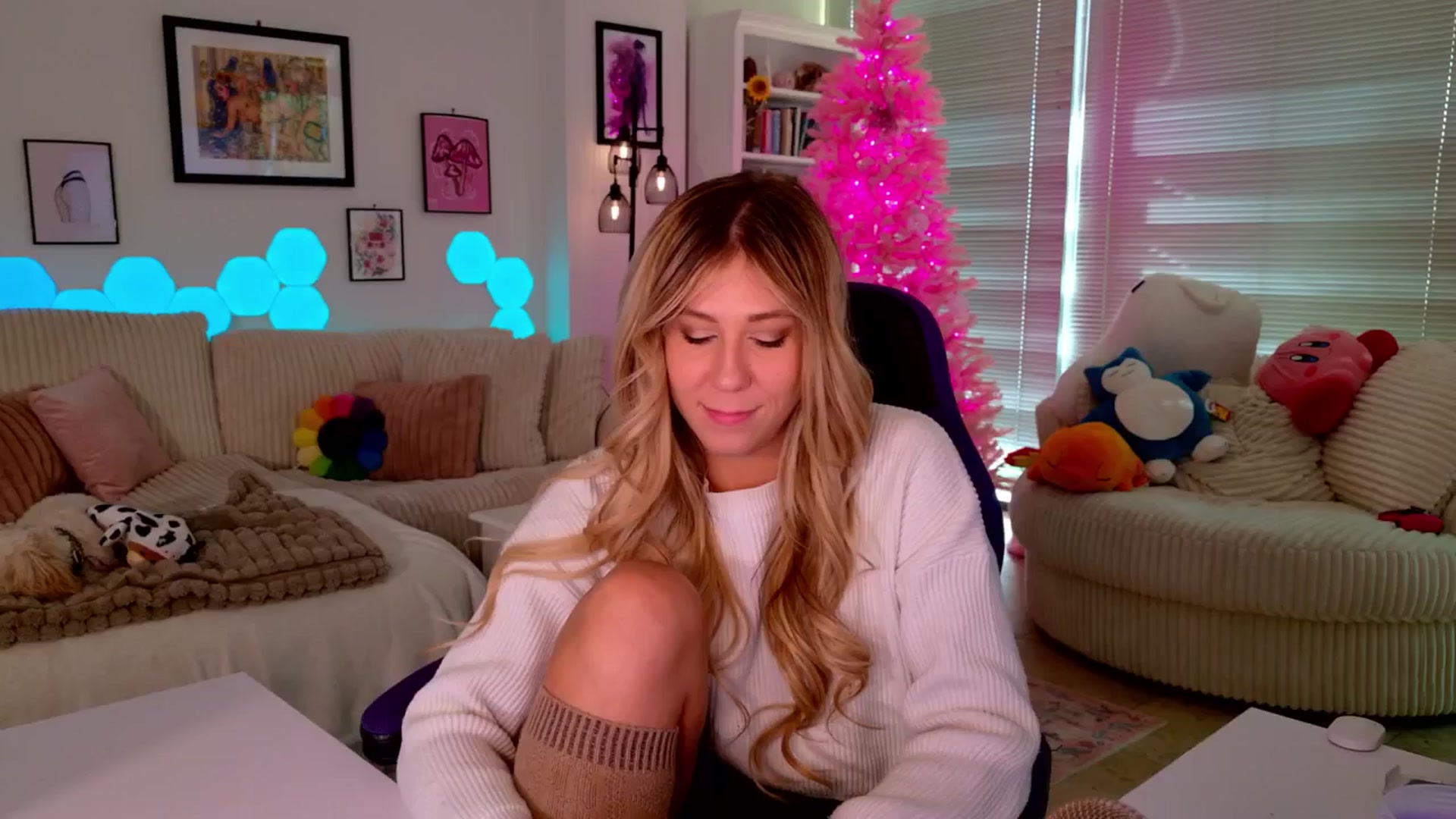 Gallery image thumbnail from Mochi's myfreecams stream on, 12/11/2024, 23:01 image 5 of 20